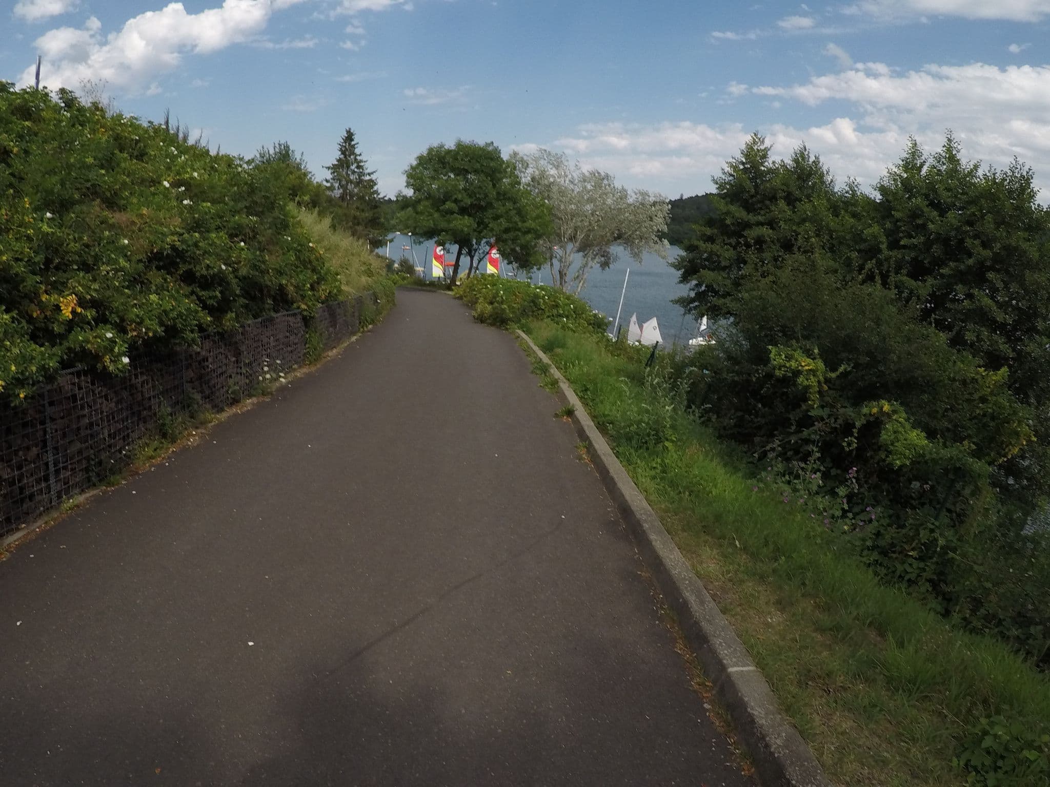 Street view near Le Marius Hôtel, Aydat — © xdu (CC BY-SA · Mapillary)