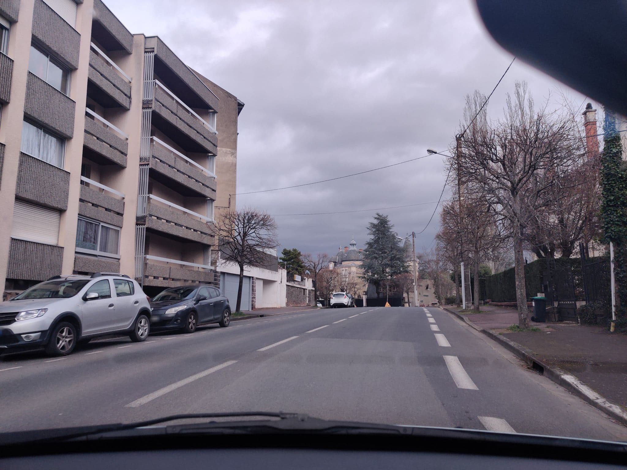Street view near Séjour & Détente T1 meublé pour Curistes, Châtel-Guyon — © dereins (CC BY-SA · Mapillary)
