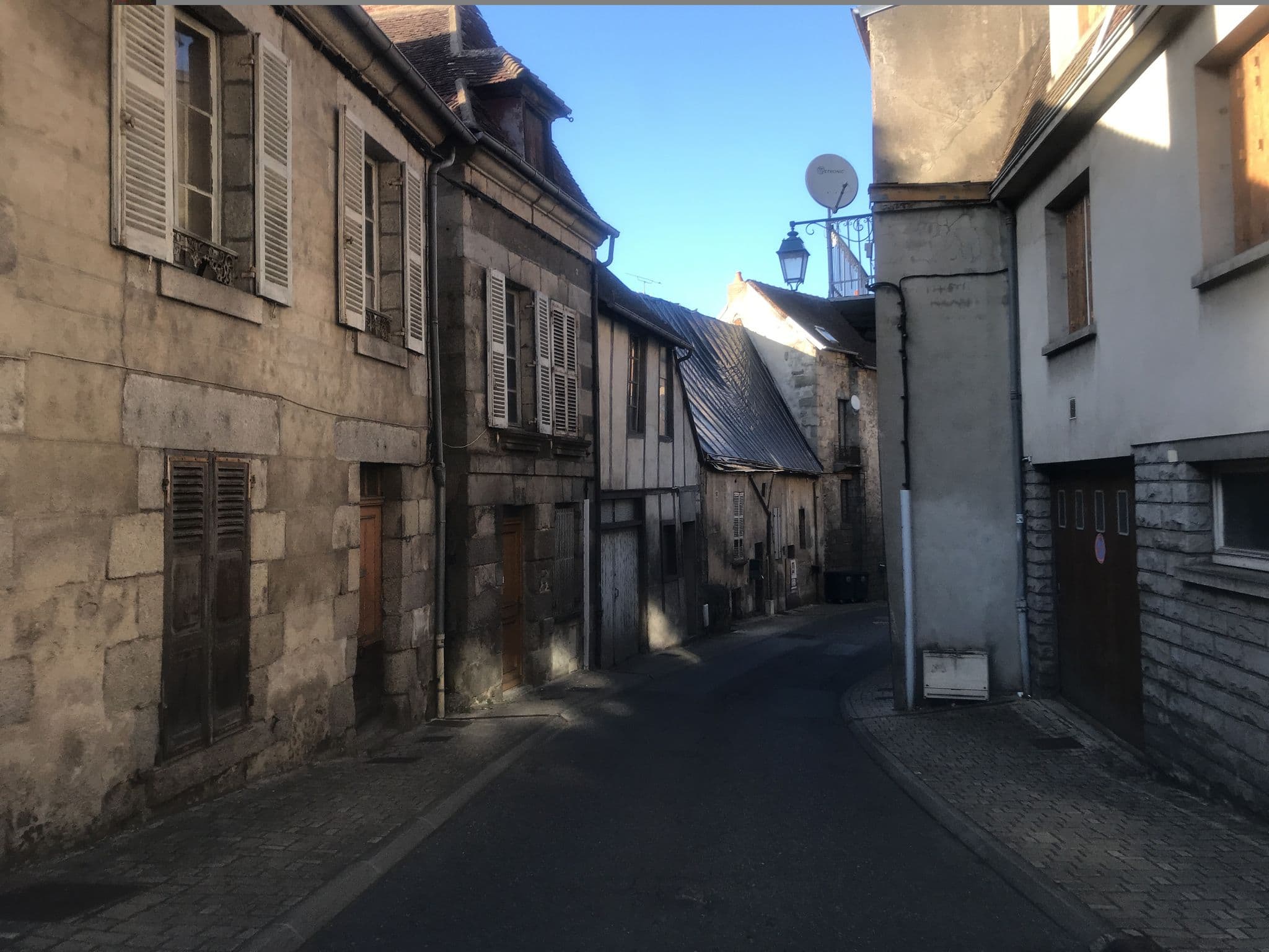 Street view near Hôtel Restaurant du Lissier, Aubusson — © unmap (CC BY-SA · Mapillary)