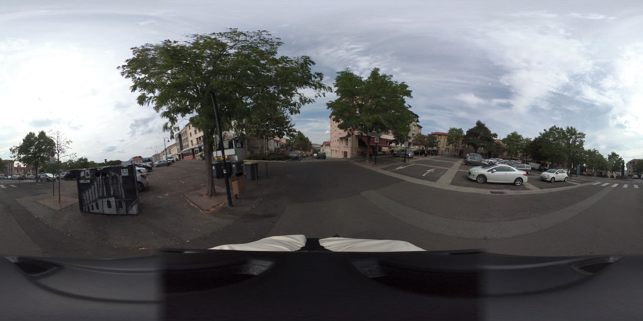 Street view near Hôtel Mg Clermont-Ferrand, Clermont-Ferrand — © simon_geovelo (CC BY-SA · Mapillary)