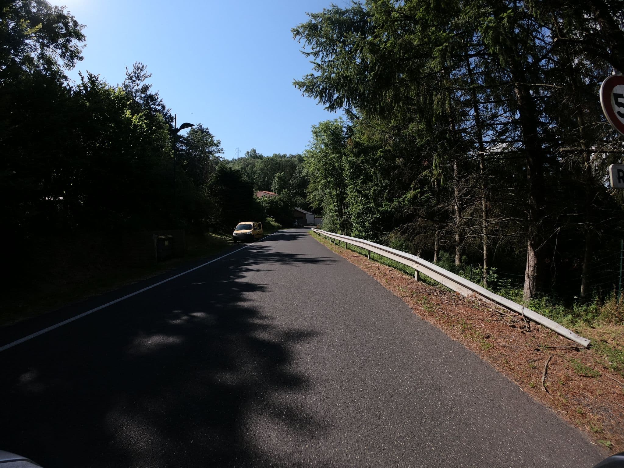 Street view near Face au Sancy, Aydat — © joostjakob (CC BY-SA · Mapillary)