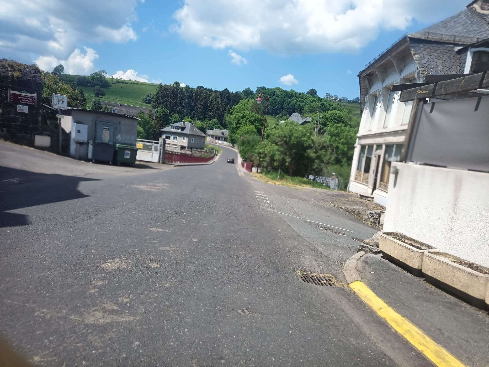 Street view near Montaru Jacky, Allanche — © connermacleod69 (CC BY-SA · Mapillary)