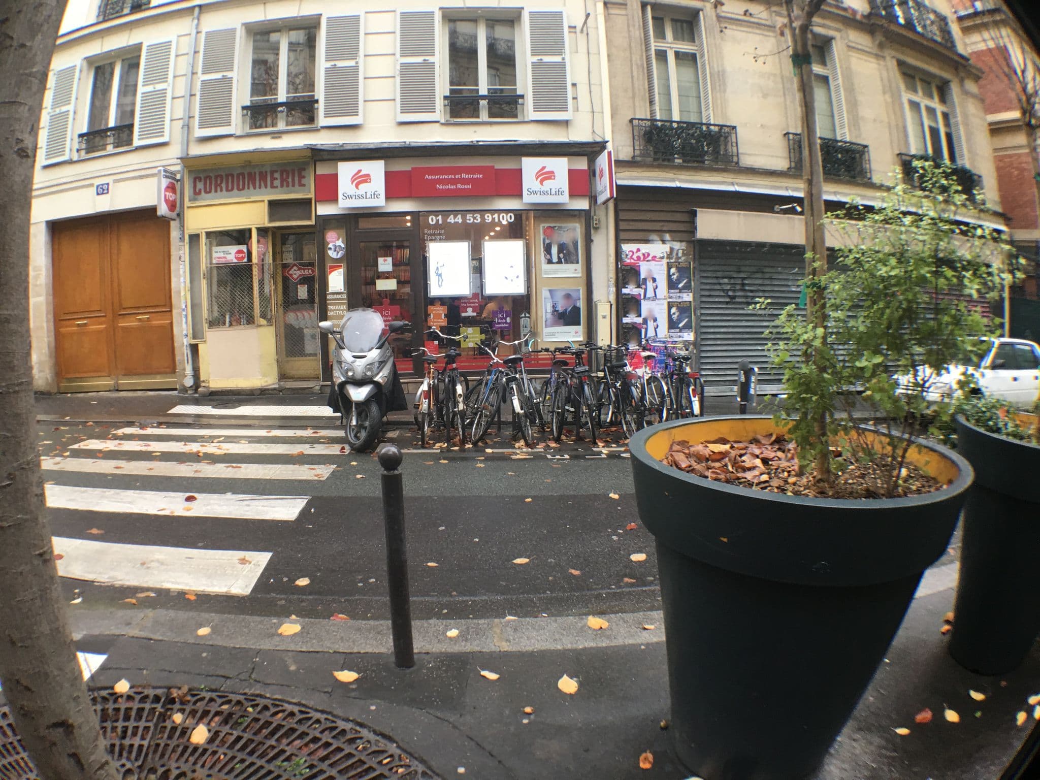 Street view near Hôtel de Paris Saint-Georges, Paris 17 Batignolles-Monceau — © garciabrown (CC BY-SA · Mapillary)