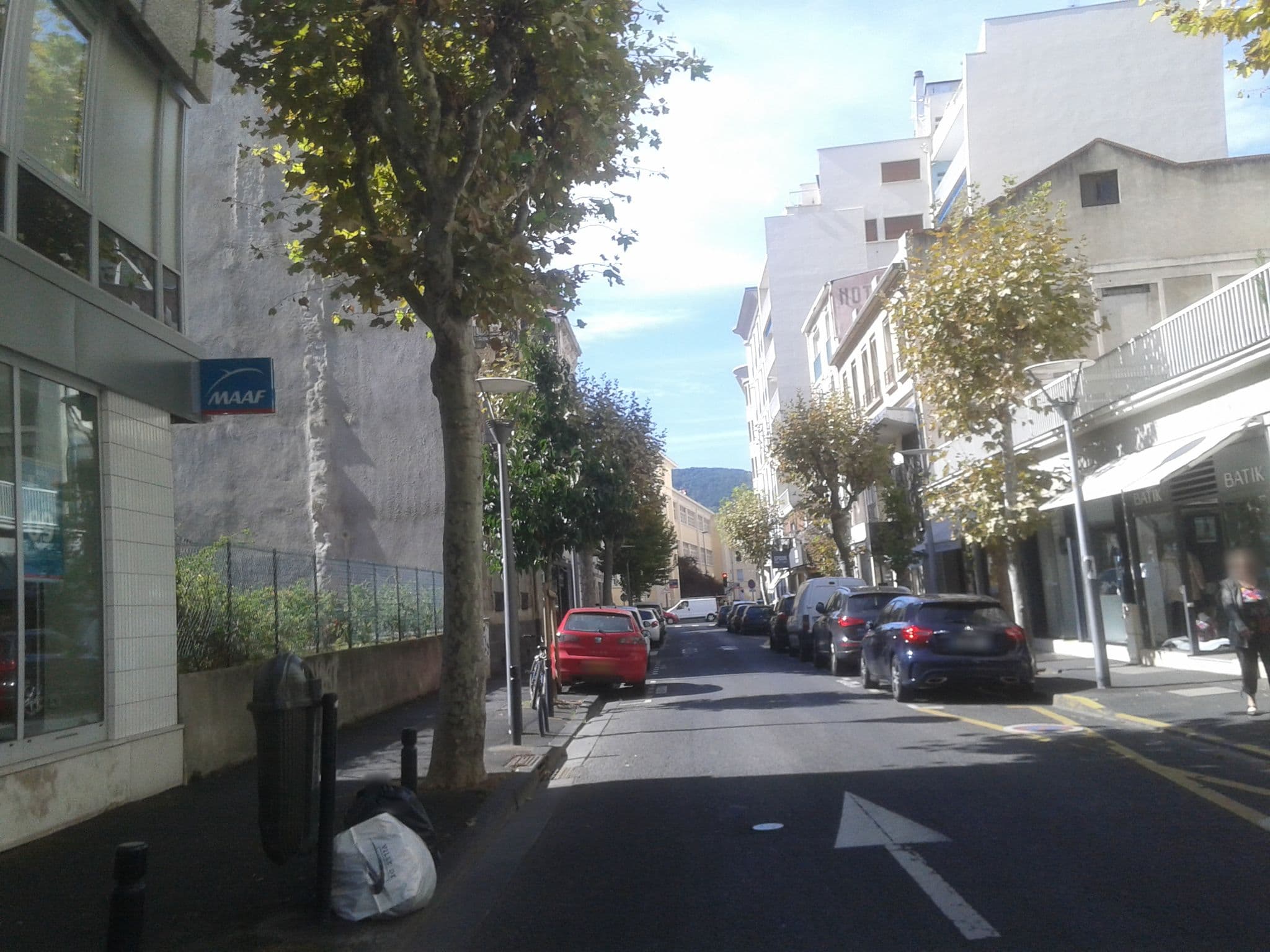 Street view near Hotel Foch, Clermont-Ferrand — © pmz (CC BY-SA · Mapillary)