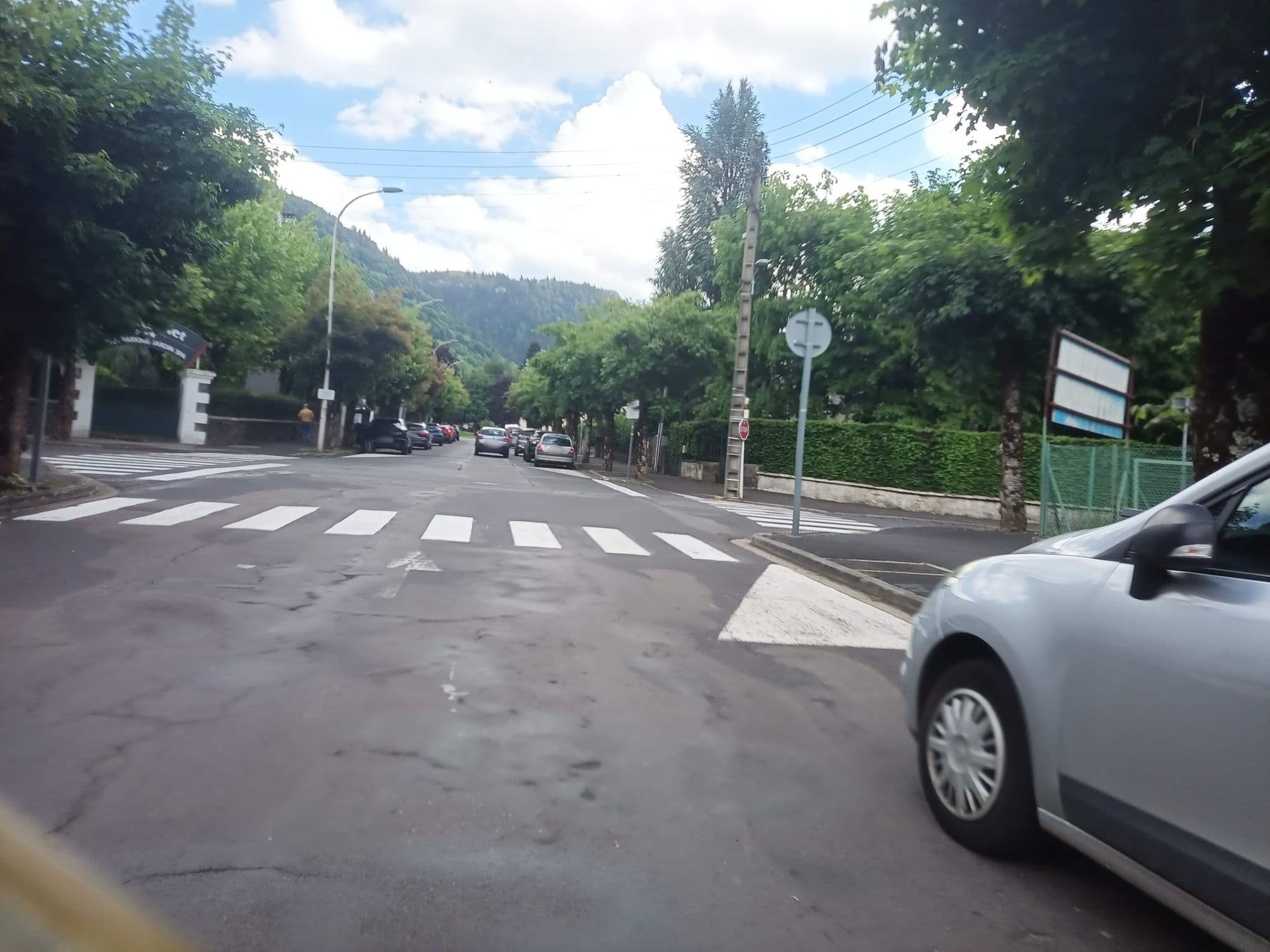 Street view near Villa les Mimosas, Mont-Dore — © connermacleod69 (CC BY-SA · Mapillary)
