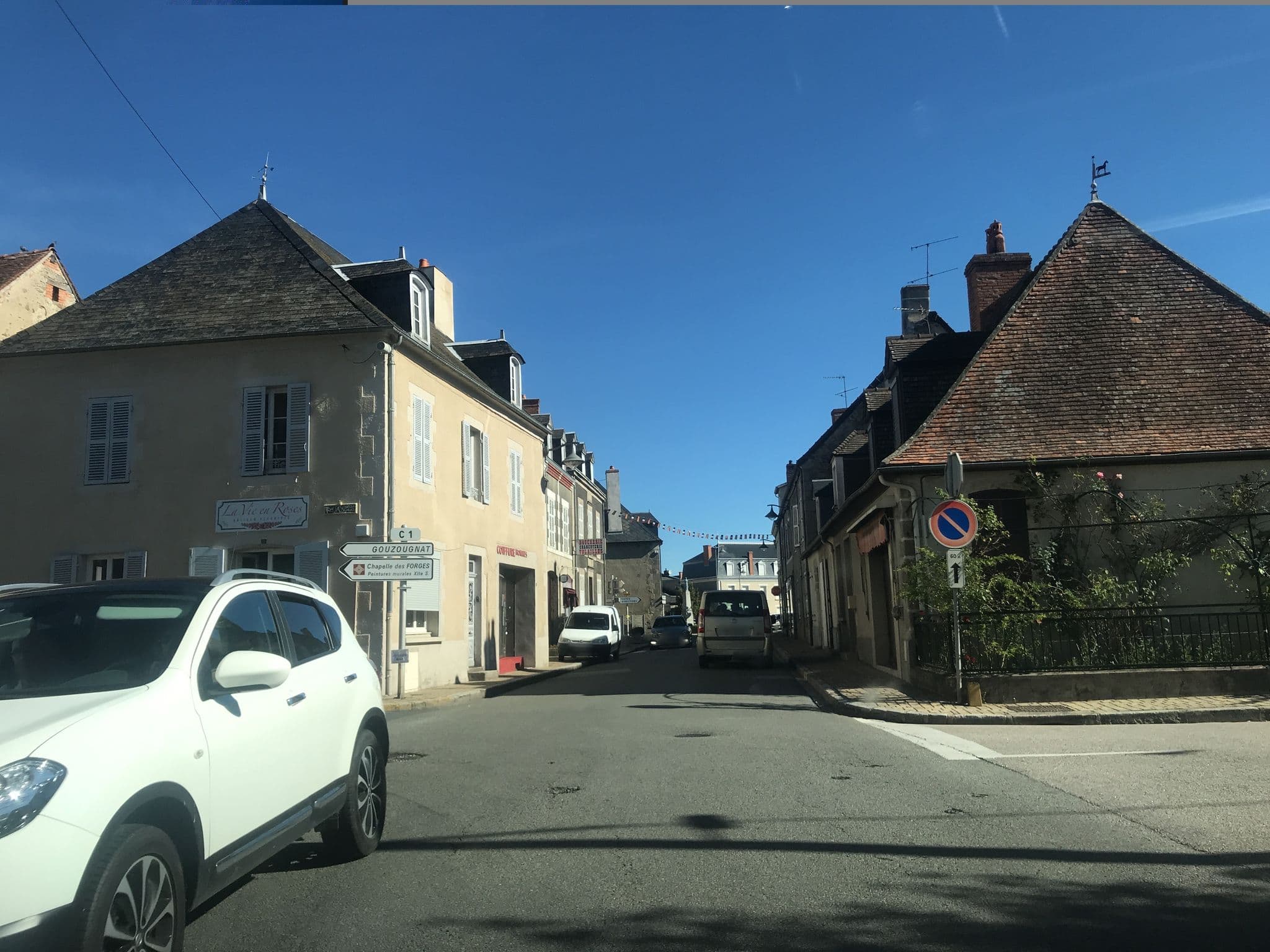 Street view near Hôtel Moderne, Gouzon — © unmap (CC BY-SA · Mapillary)