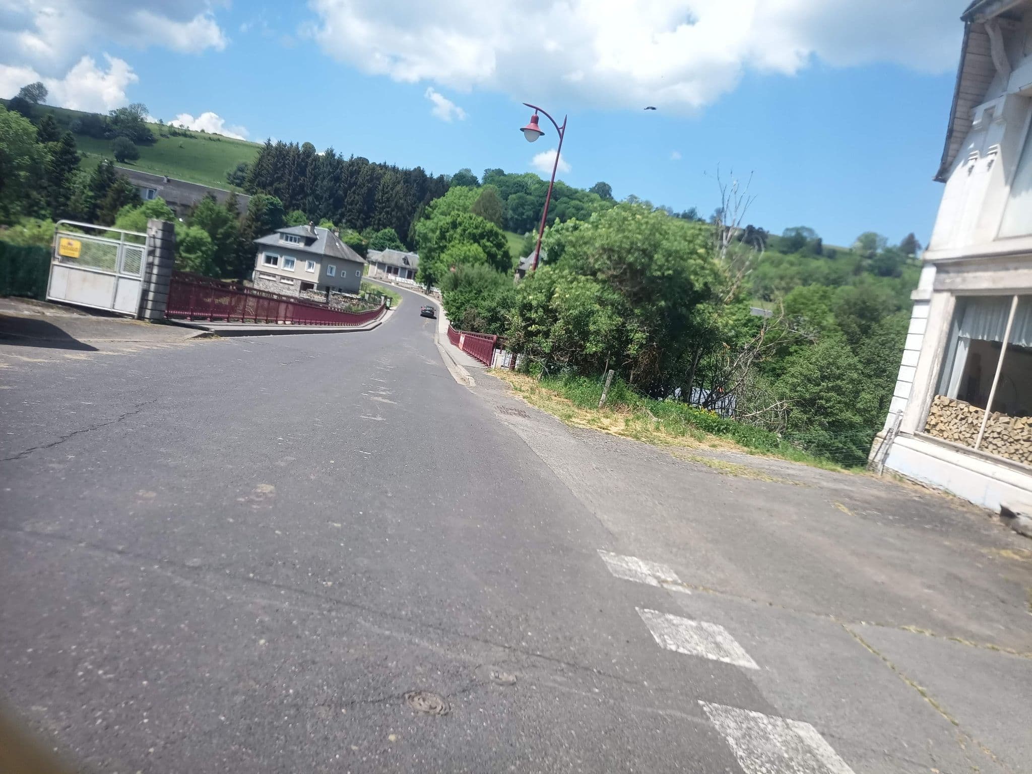 Street view near Le Relais des Remparts, Allanche — © connermacleod69 (CC BY-SA · Mapillary)