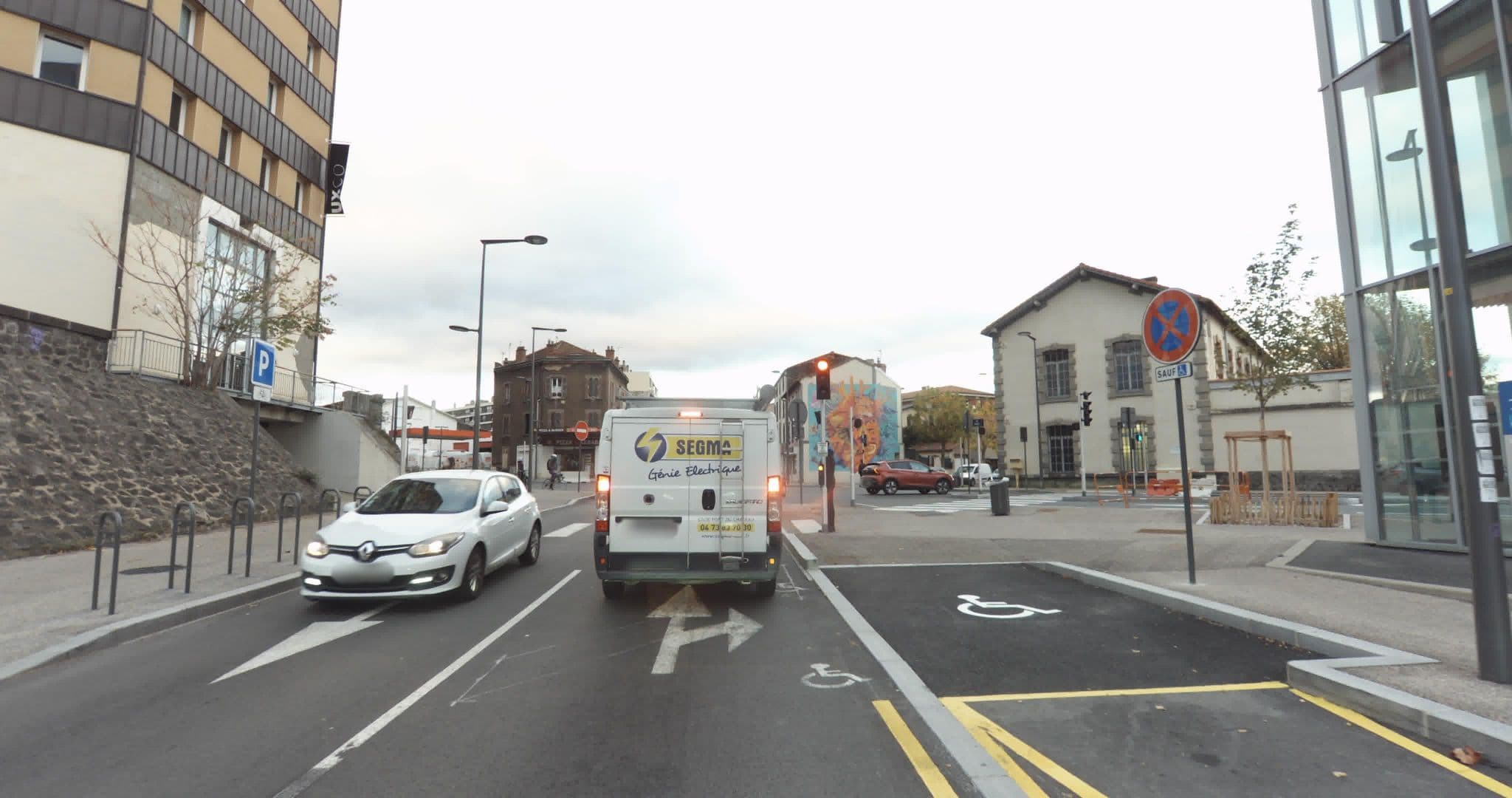 Street view near Résidence Suiteasy le Parc Belvédère, Clermont-Ferrand — © sogefi (CC BY-SA · Mapillary)