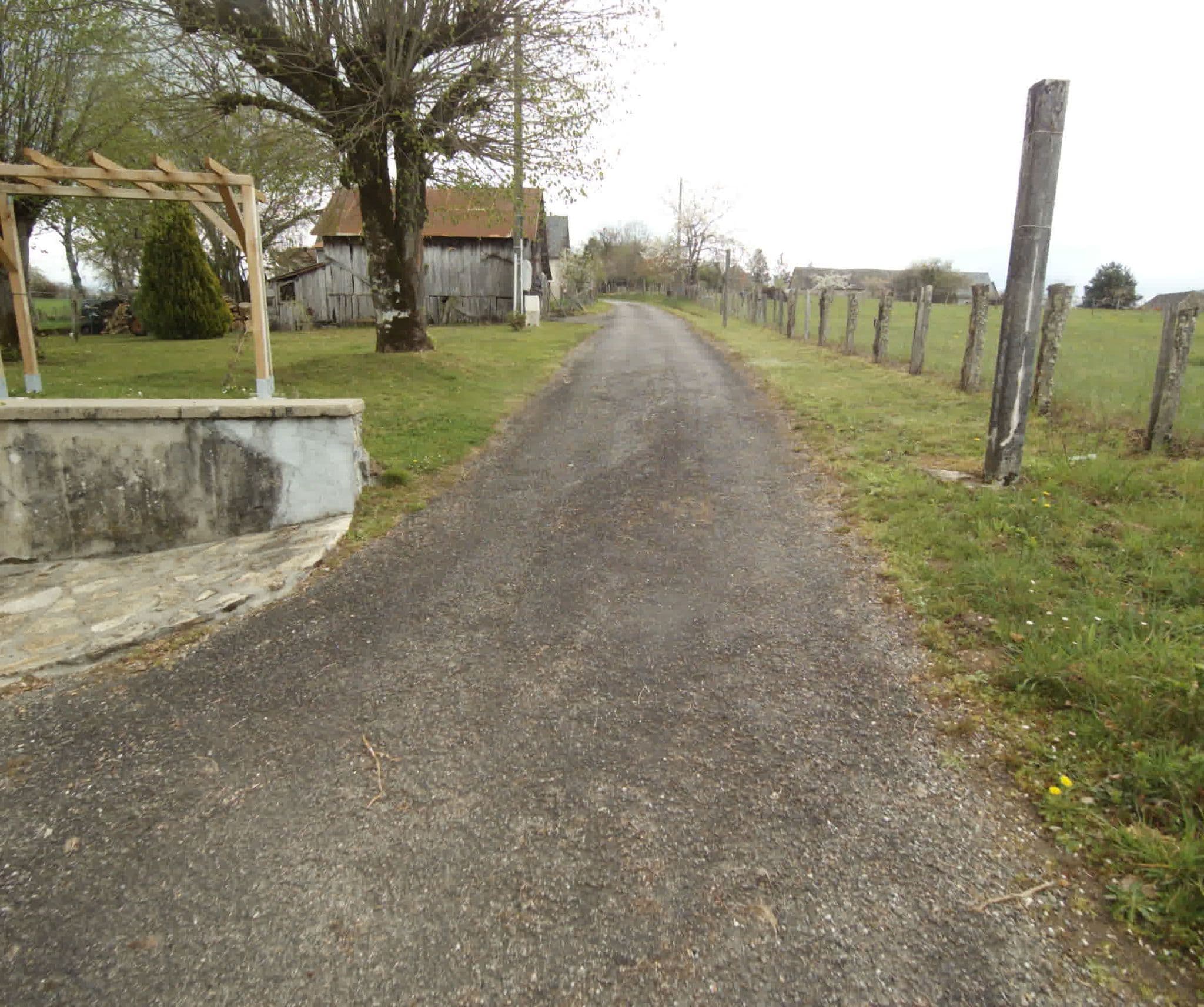 Street view near La Maison de l'Oie, Laguenne — © sogefi (CC BY-SA · Mapillary)