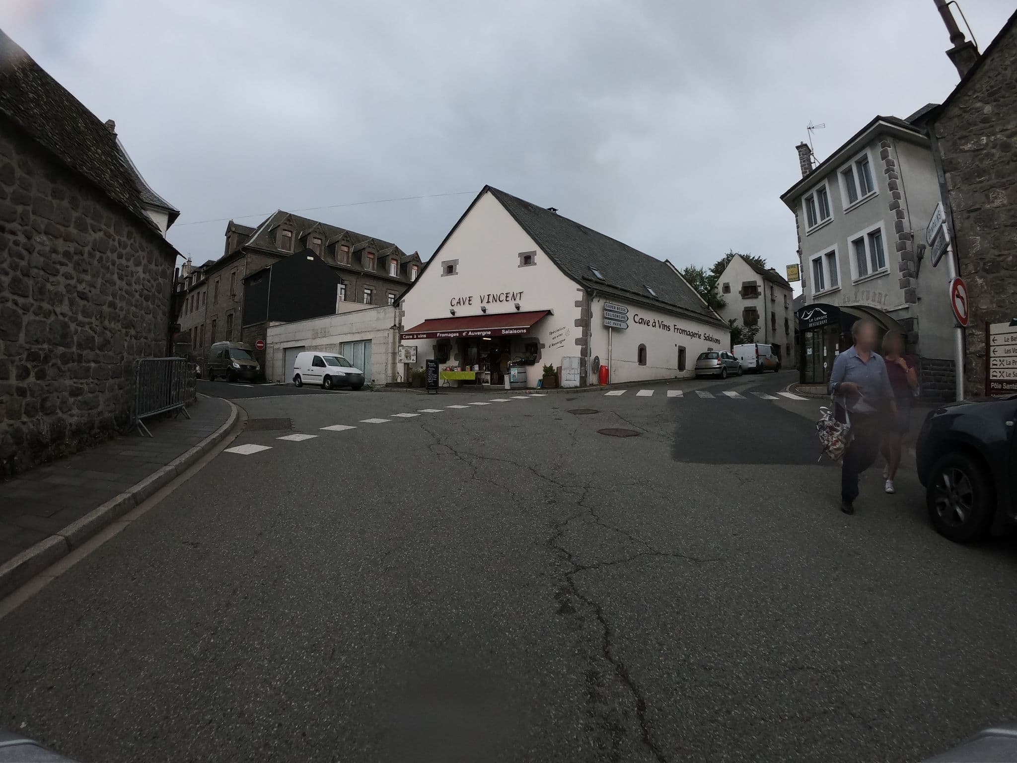Street view near Le Levant, Besse-et-Saint-Anastaise — © joostjakob (CC BY-SA · Mapillary)