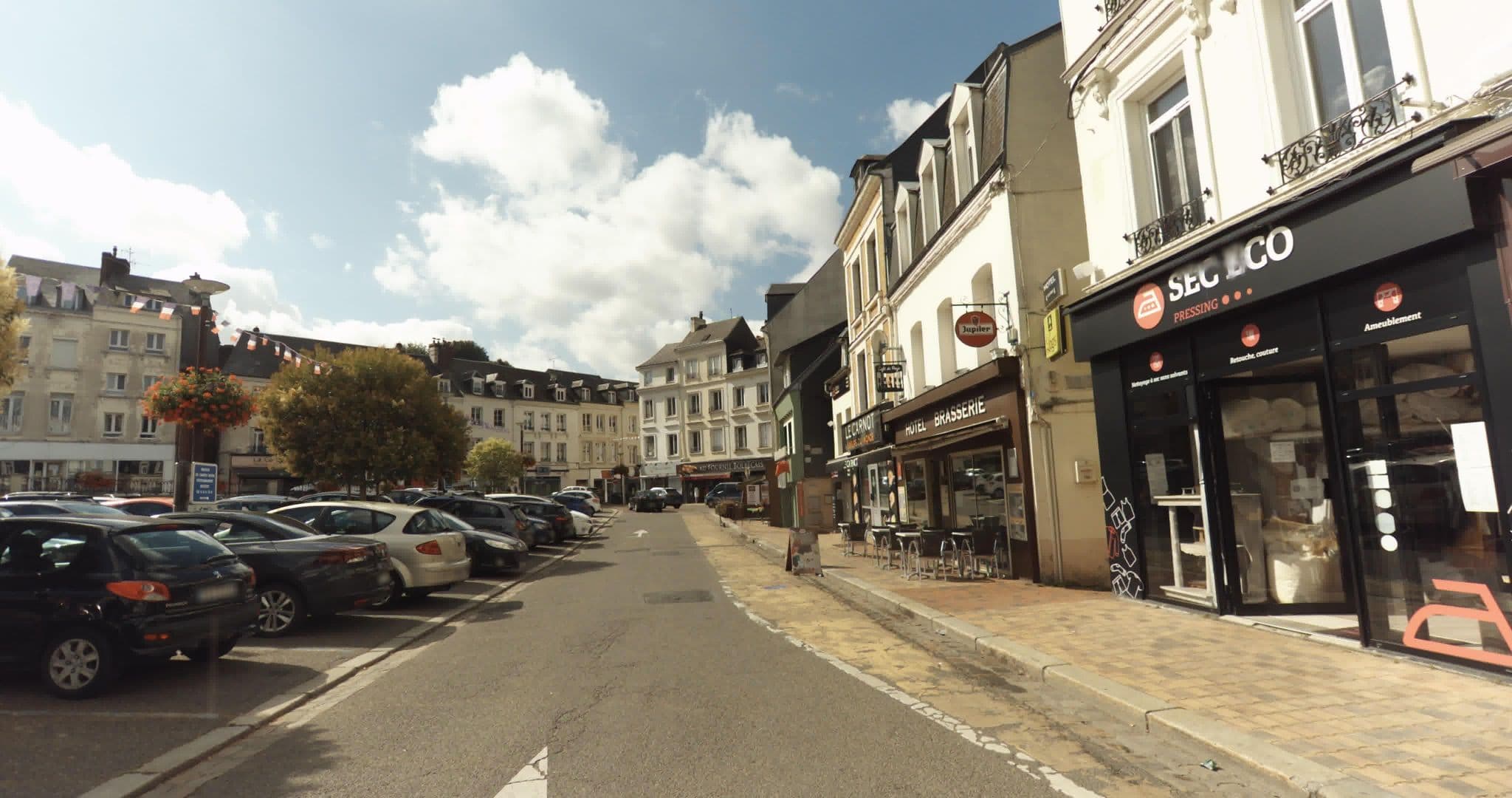Street view near Hotel Le Carnot, Bolbec — © sogefi (CC BY-SA · Mapillary)