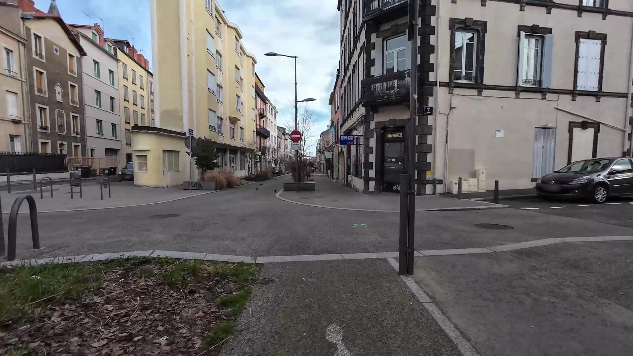 Street view near Selectour - Voyages Menara, Clermont-Ferrand — © user-3965077544 (CC BY-SA · Mapillary)