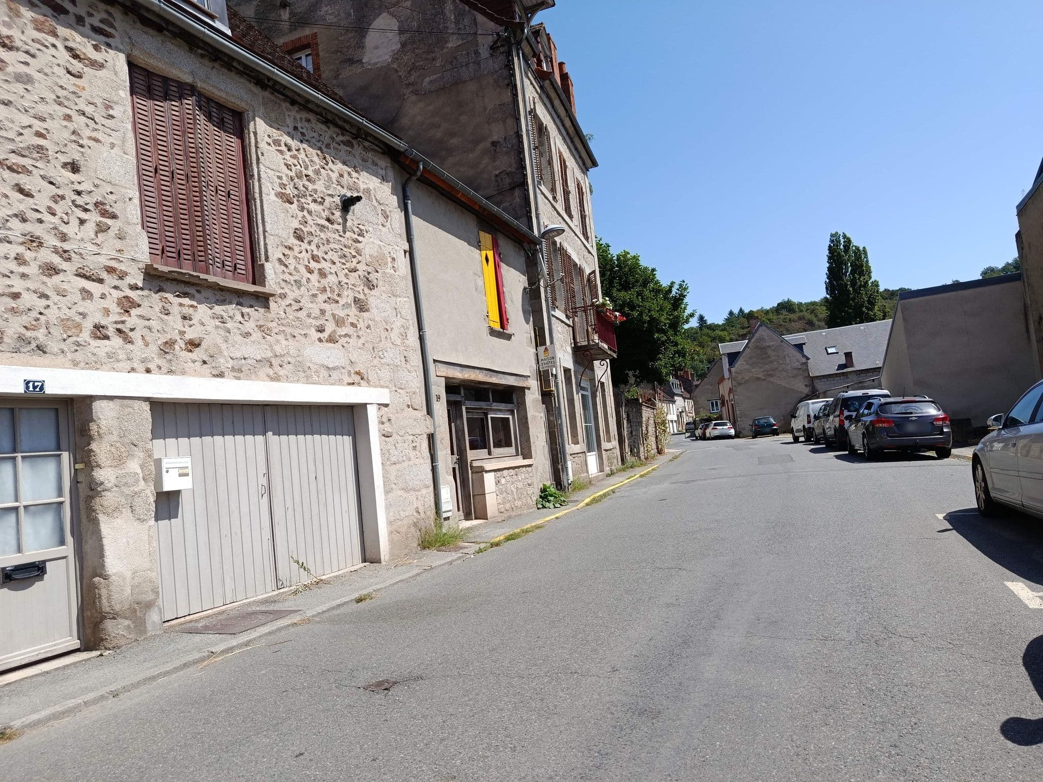 Street view near La P'tite Maison, Aubusson — © kritic (CC BY-SA · Mapillary)