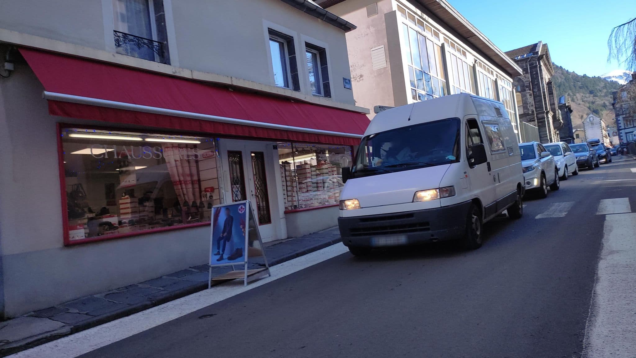 Street view near Hôtel Restaurant le Progrès Dorlotel, Mont-Dore — © kritic (CC BY-SA · Mapillary)