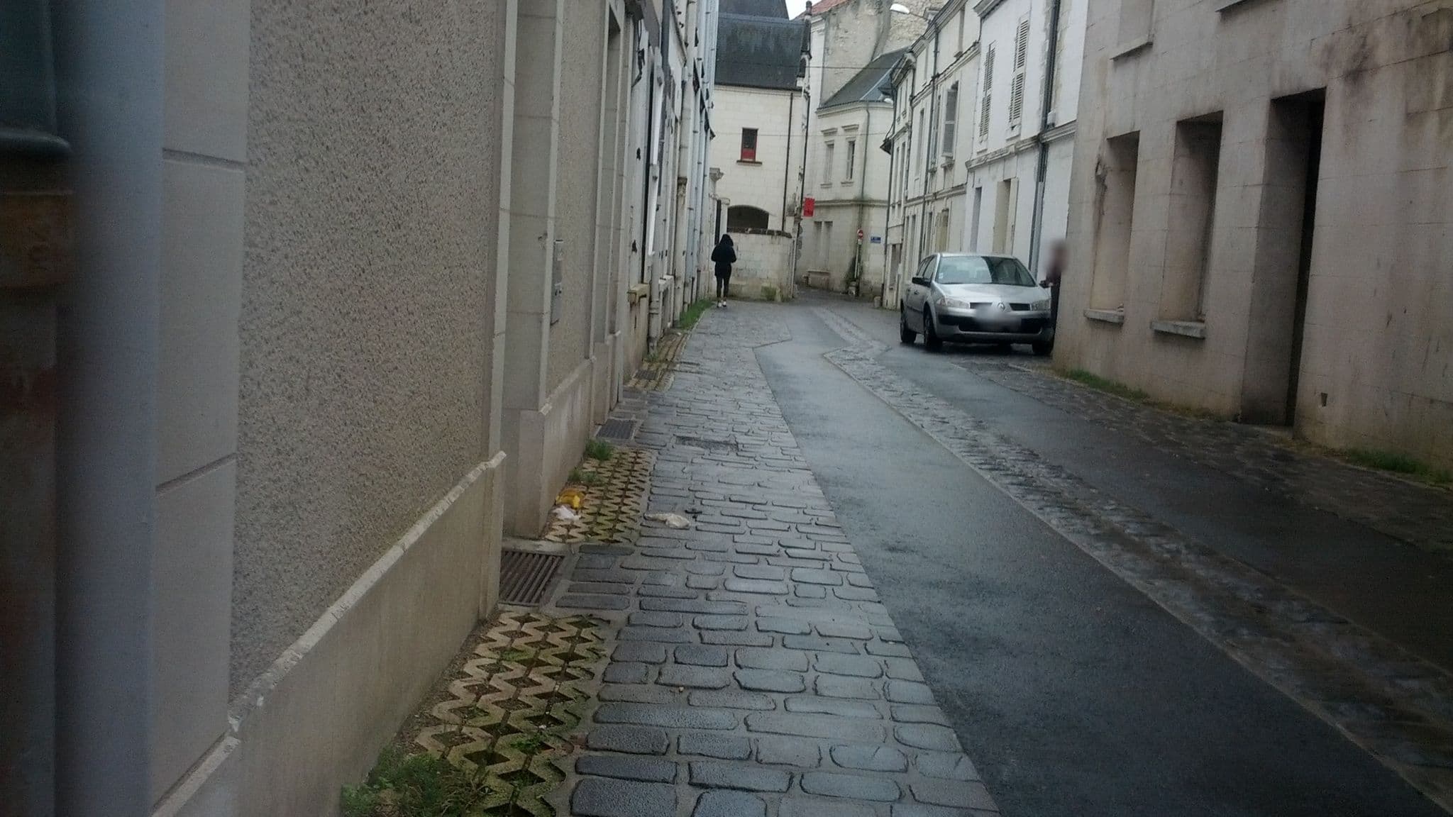 Street view near Cent80sept, Châtellerault — © frodrigo (CC BY-SA · Mapillary)
