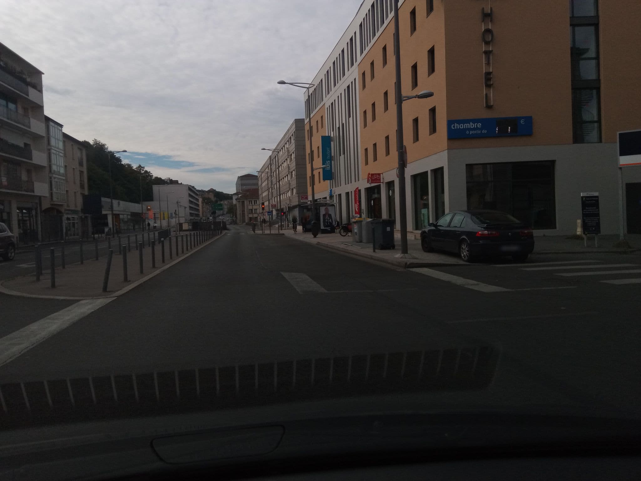 Street view near Ibis Budget Poitiers Centre Gare, Poitiers — © victuallers (CC BY-SA · Mapillary)