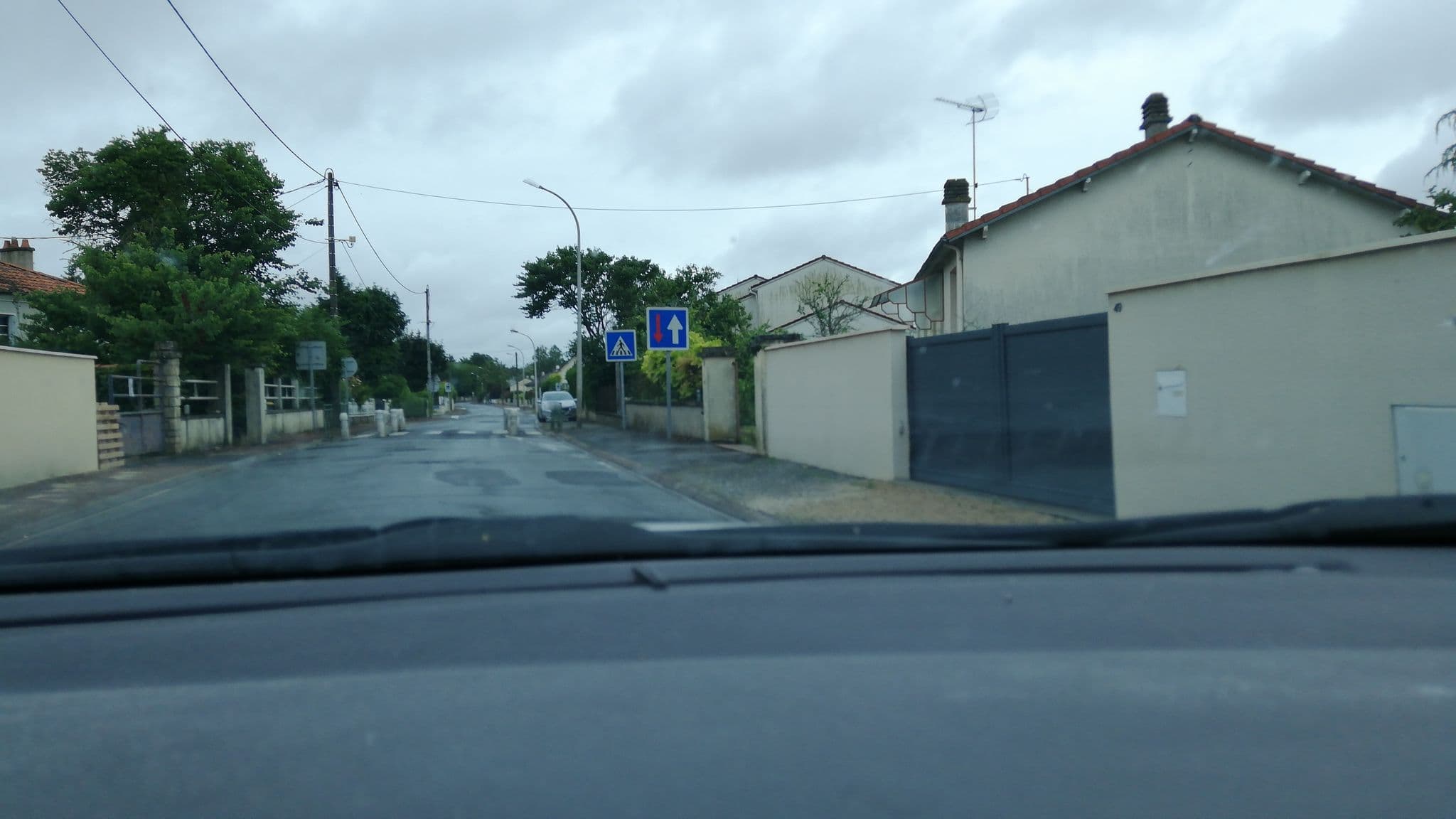 Street view near Ethic Etapes Archipel Saint Cyr, Jaunay-Clan — © ericve (CC BY-SA · Mapillary)