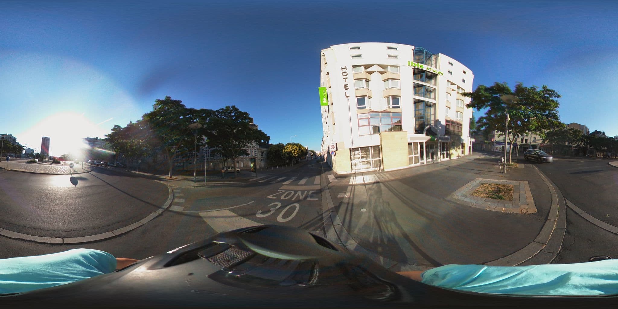 Street view near Hôtel Turone, Tours — © monsieur_a (CC BY-SA · Mapillary)