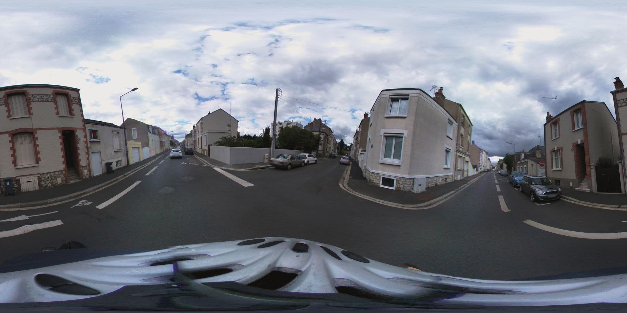 Street view near Adoma, Tours — © estevan (CC BY-SA · Mapillary)