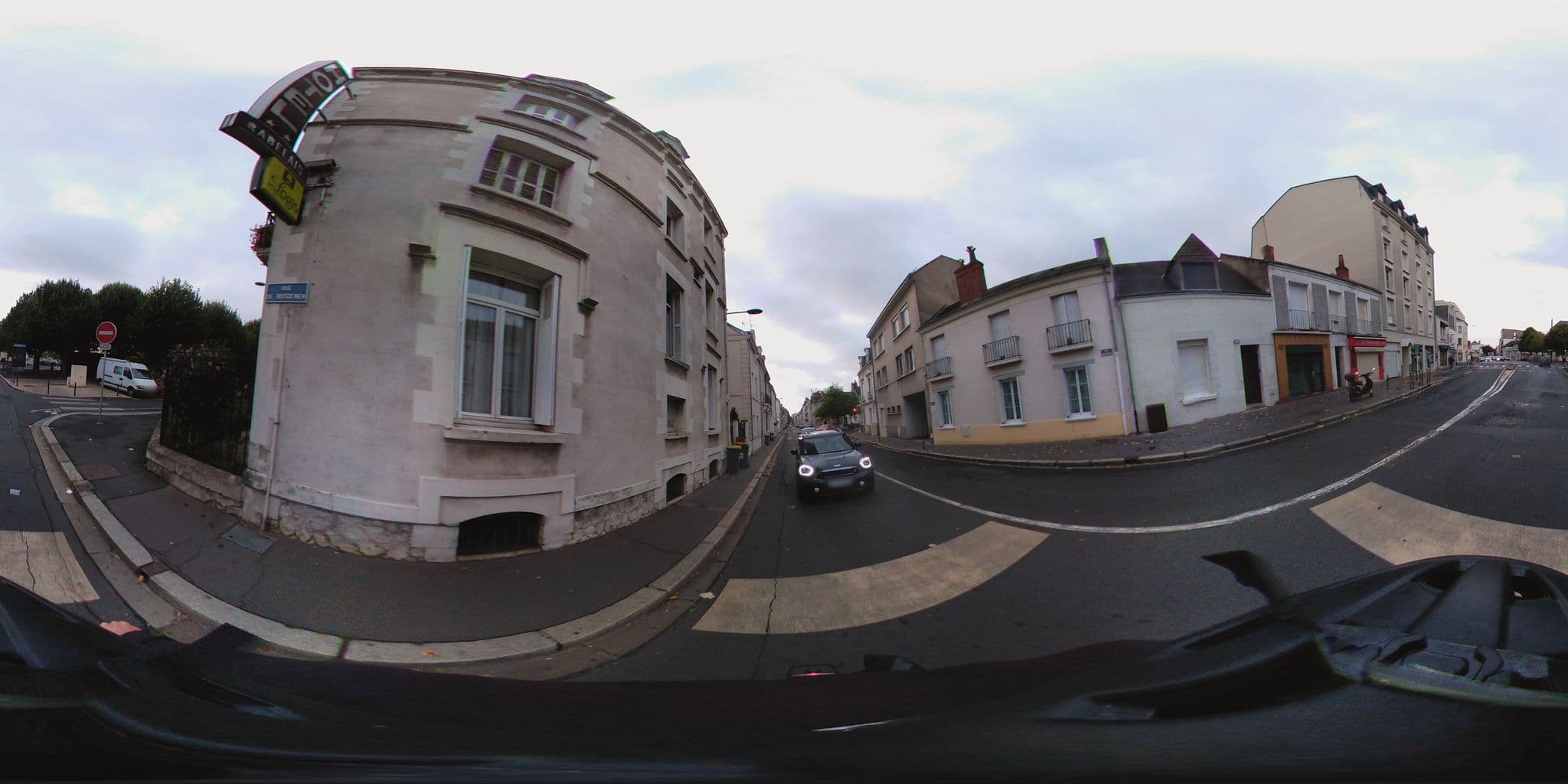Street view near Hôtel Rabelais, La Riche — © monsieur_a (CC BY-SA · Mapillary)