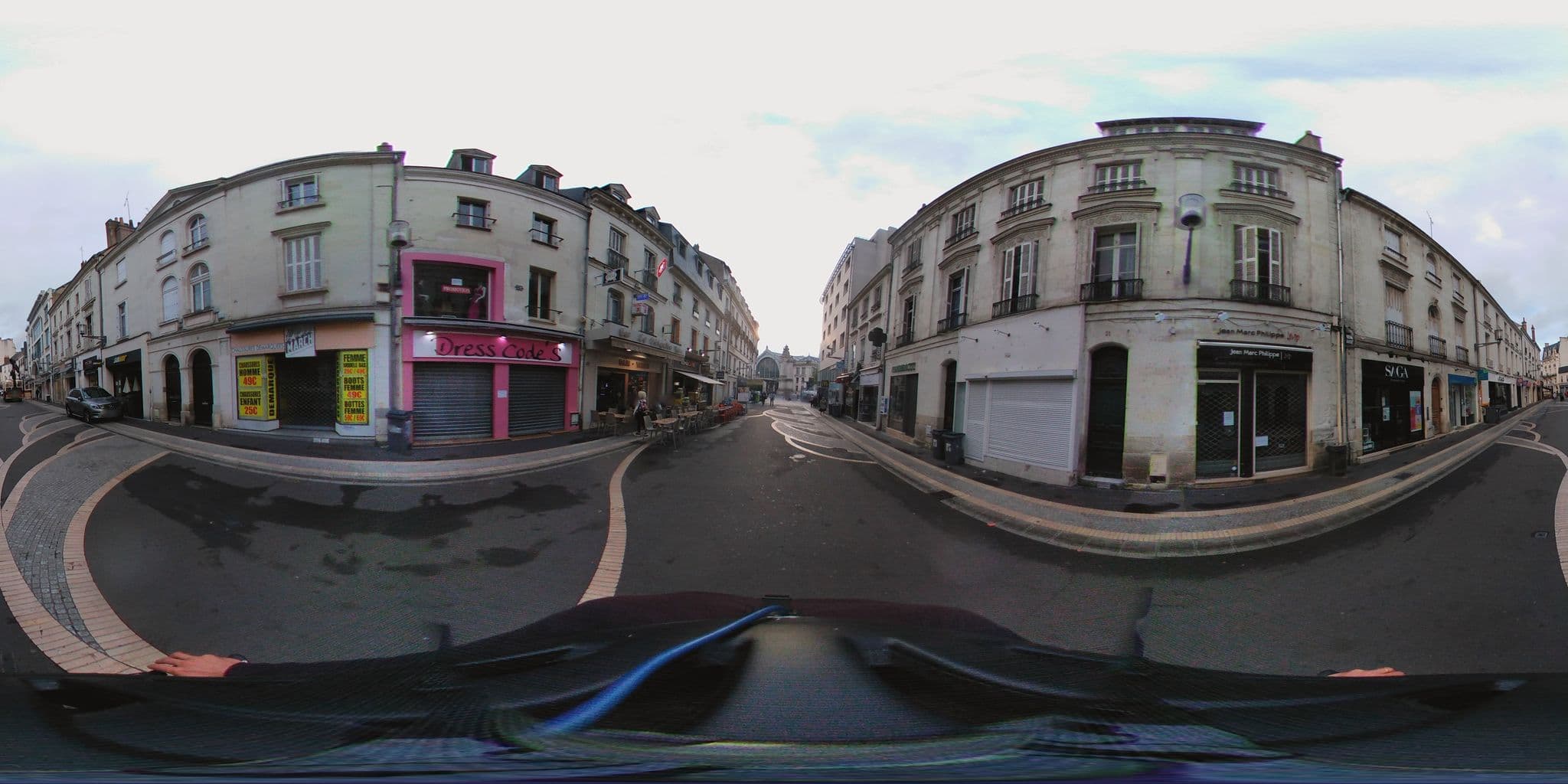 Street view near Appartement Cosy et Lumineux, Tours — © monsieur_a (CC BY-SA · Mapillary)