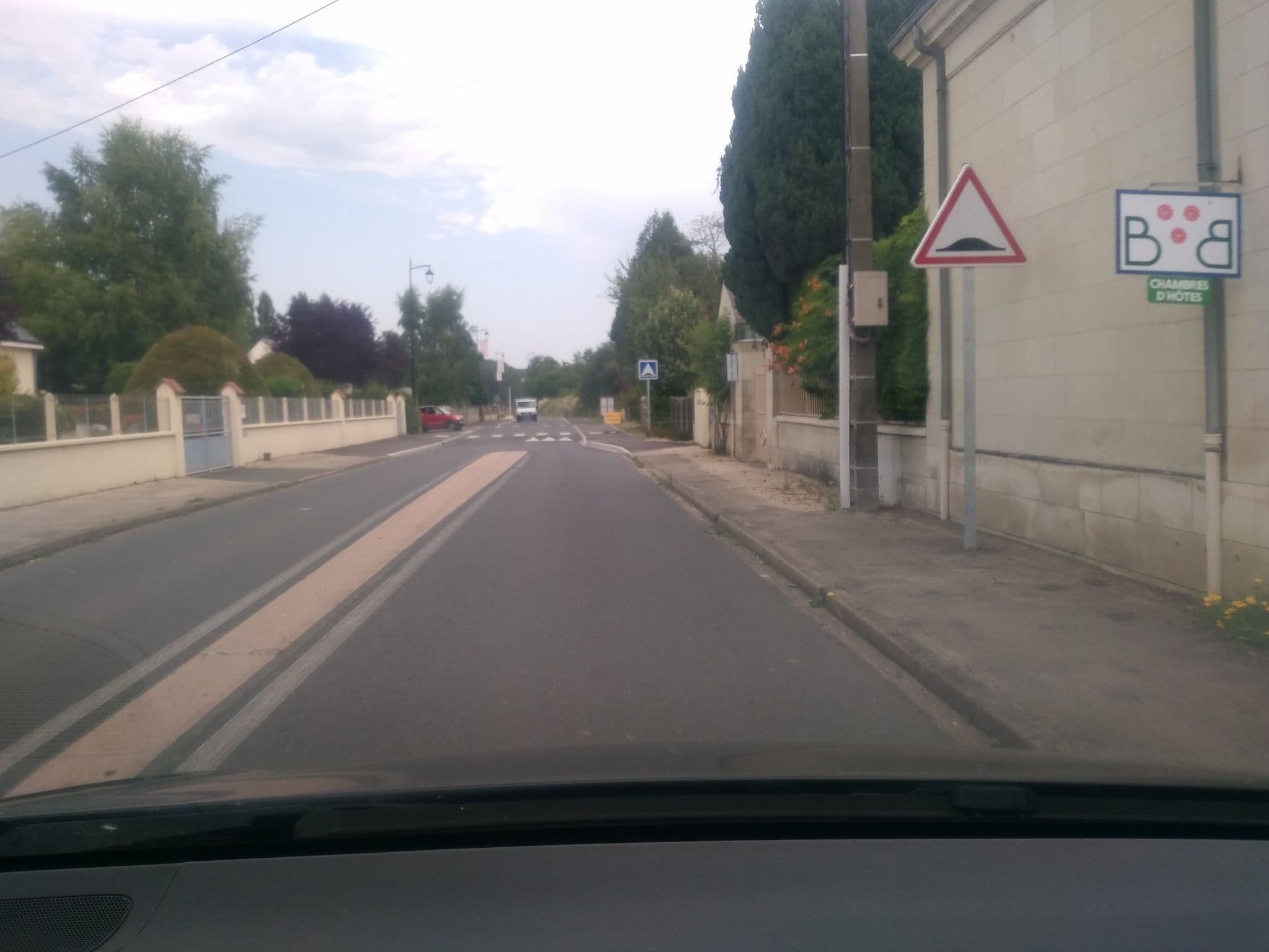Street view near Courant Michel Chambre Hotes, Fontevraud-l'Abbaye — © philamos (CC BY-SA · Mapillary)