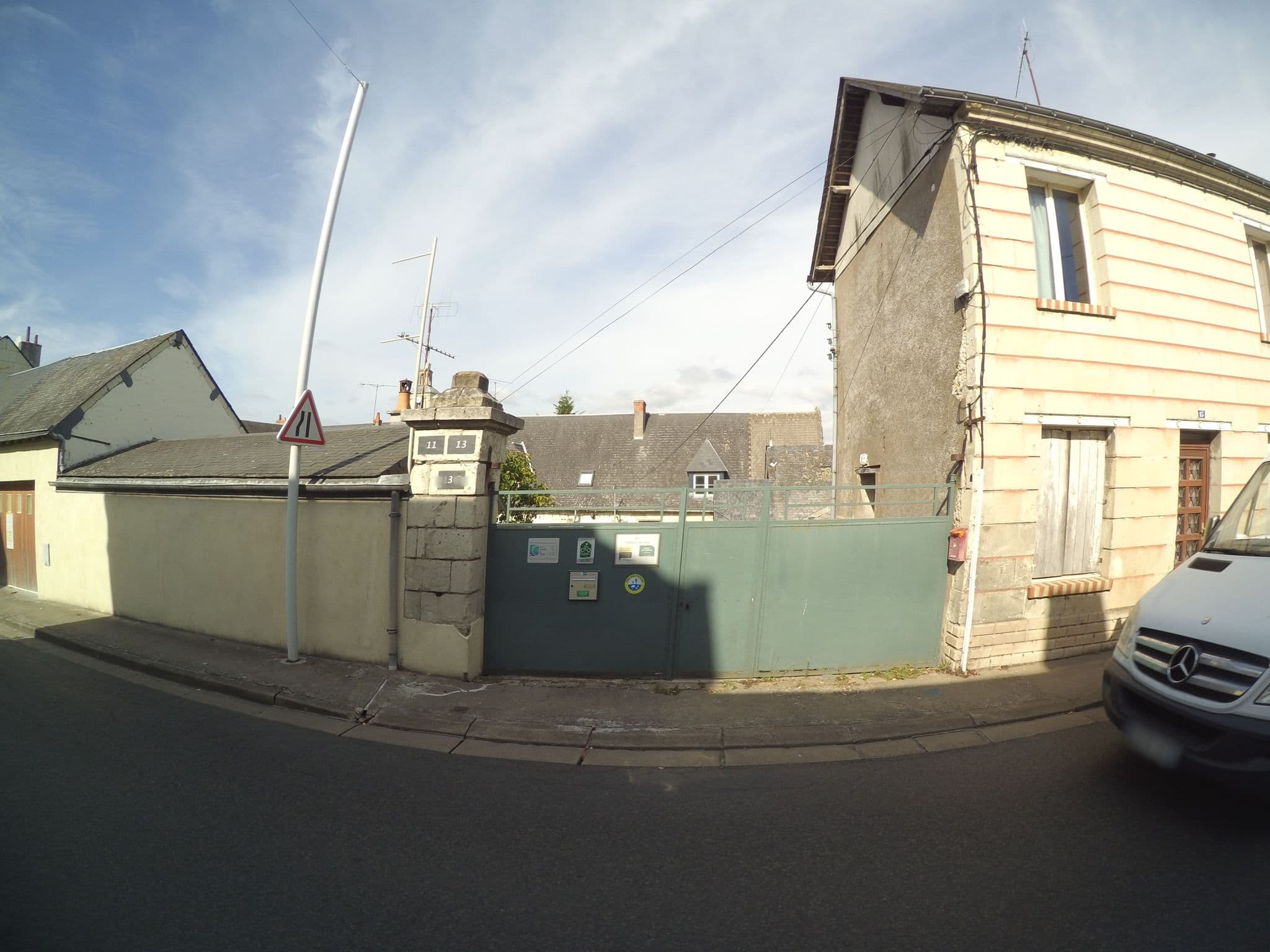 Street view near Gîte Flottille de Loire, Chouzé-sur-Loire — © stephanep (CC BY-SA · Mapillary)