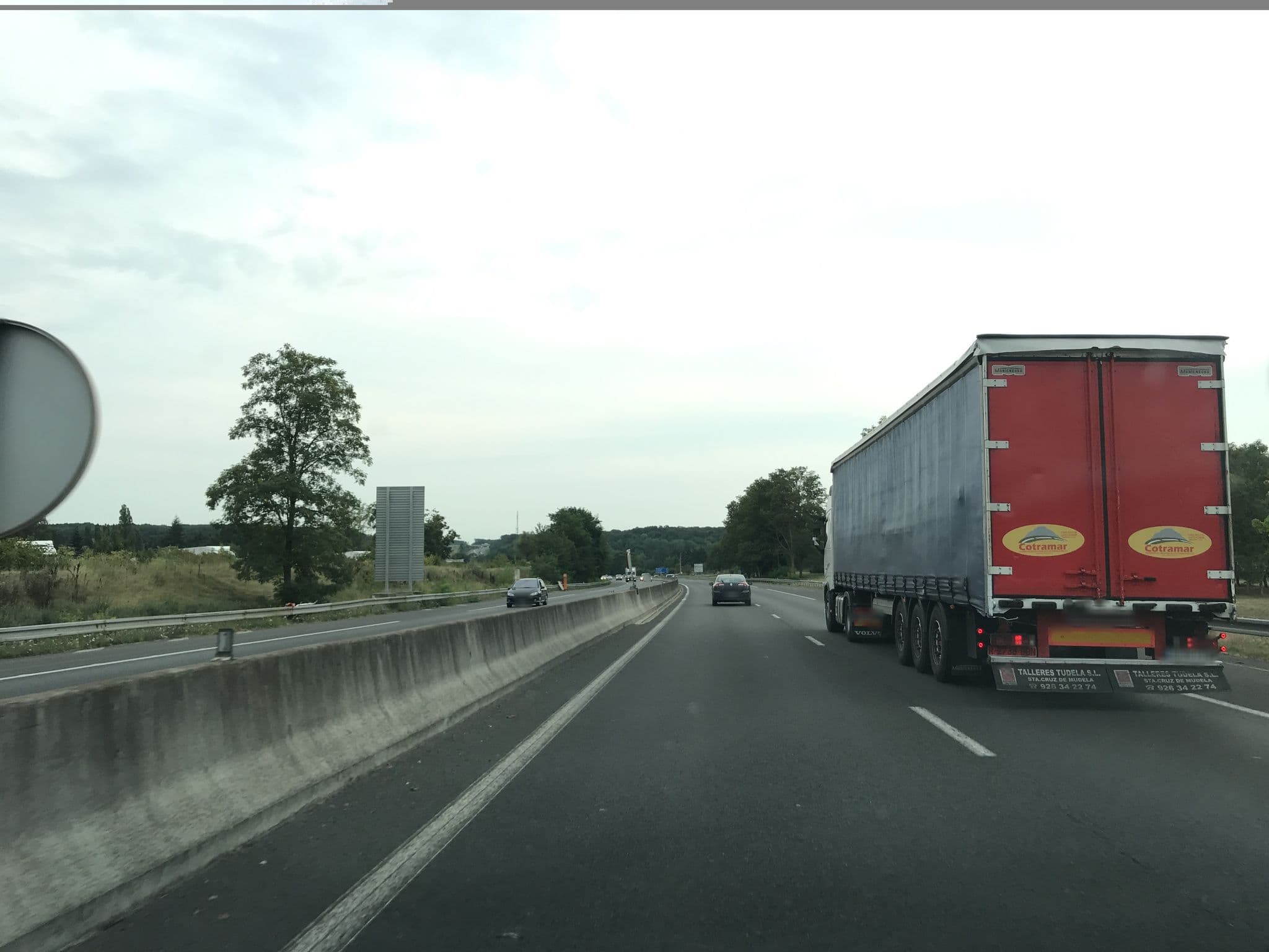 Street view near Le Moulin Fleuri, Montbazon — © unmap (CC BY-SA · Mapillary)