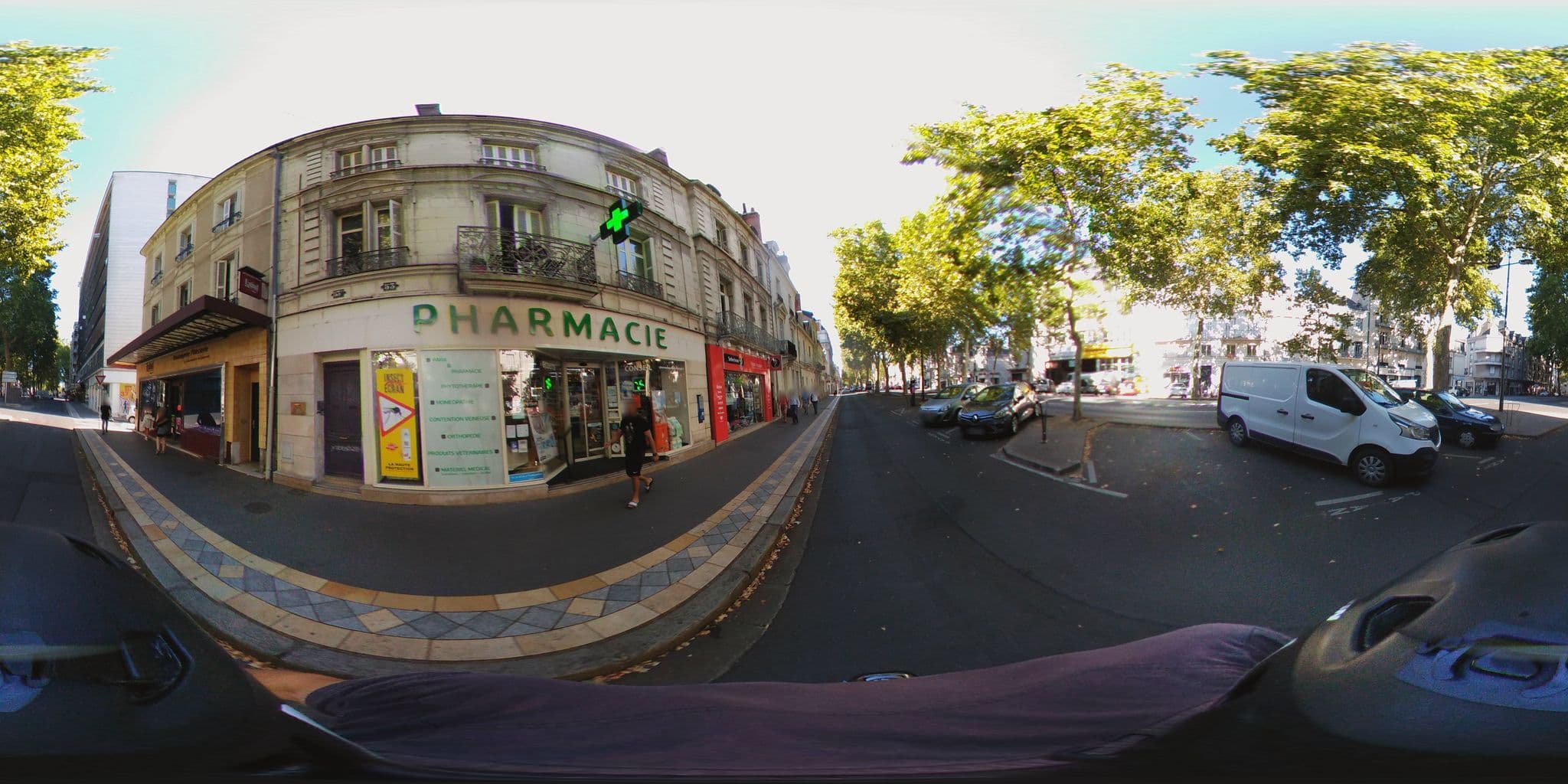 Street view near Selectour - Voyages Robin, Tours — © monsieur_a (CC BY-SA · Mapillary)