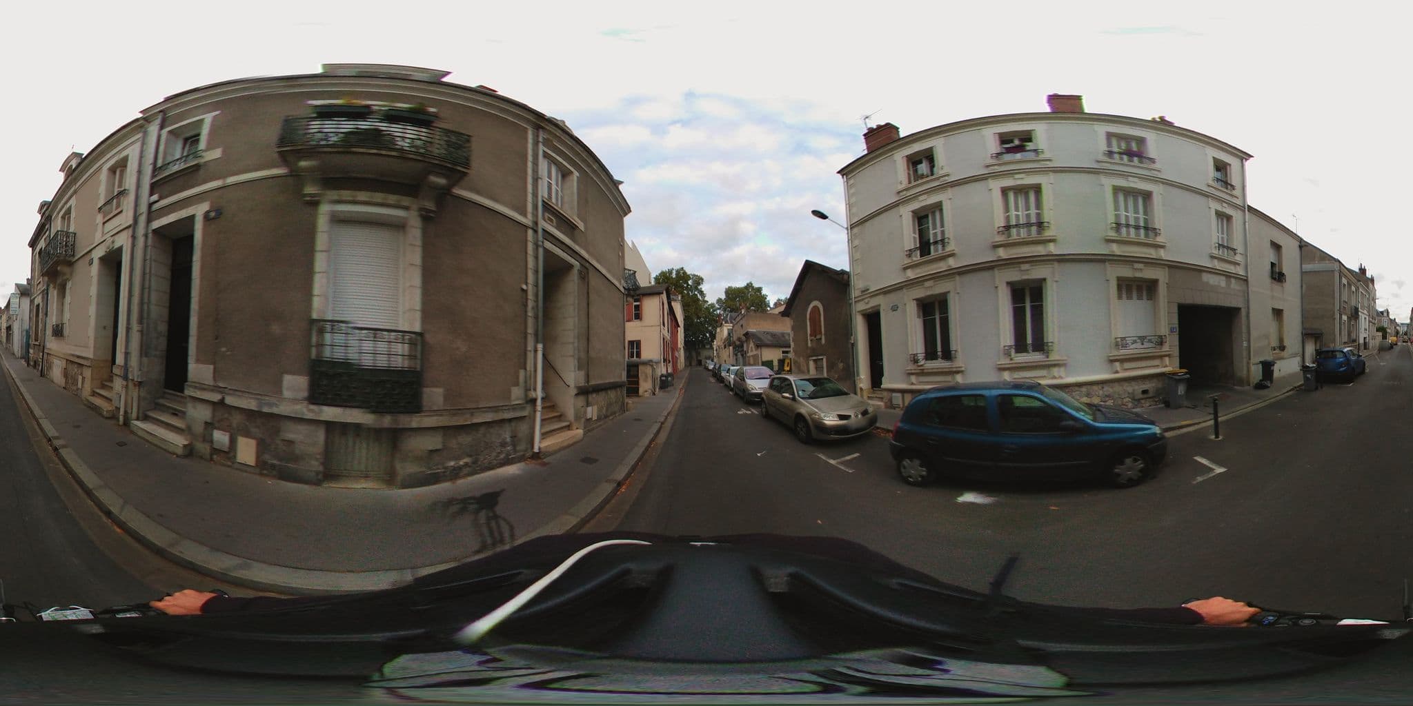 Street view near Meg's Bed 👑, Tours — © monsieur_a (CC BY-SA · Mapillary)