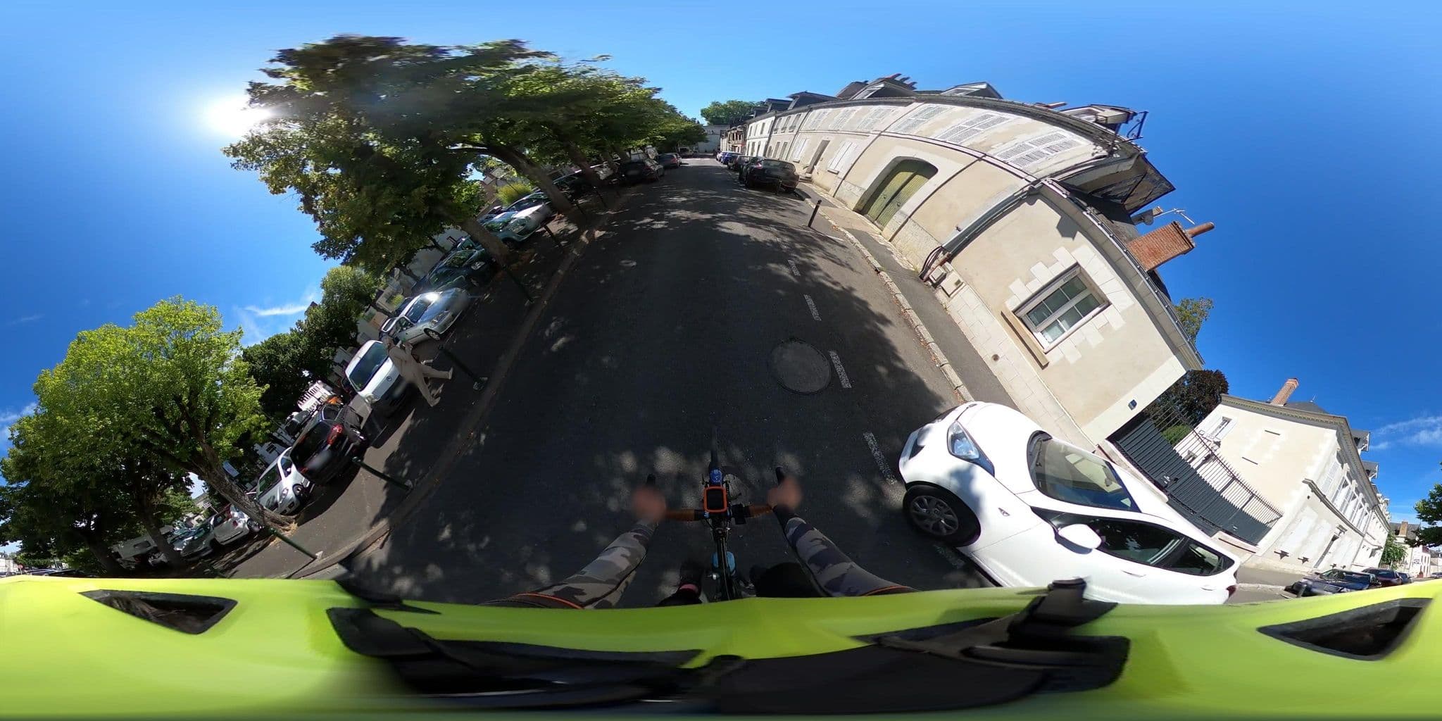 Street view near Le Clos Richelieu, Amboise — © velocamion (CC BY-SA · Mapillary)