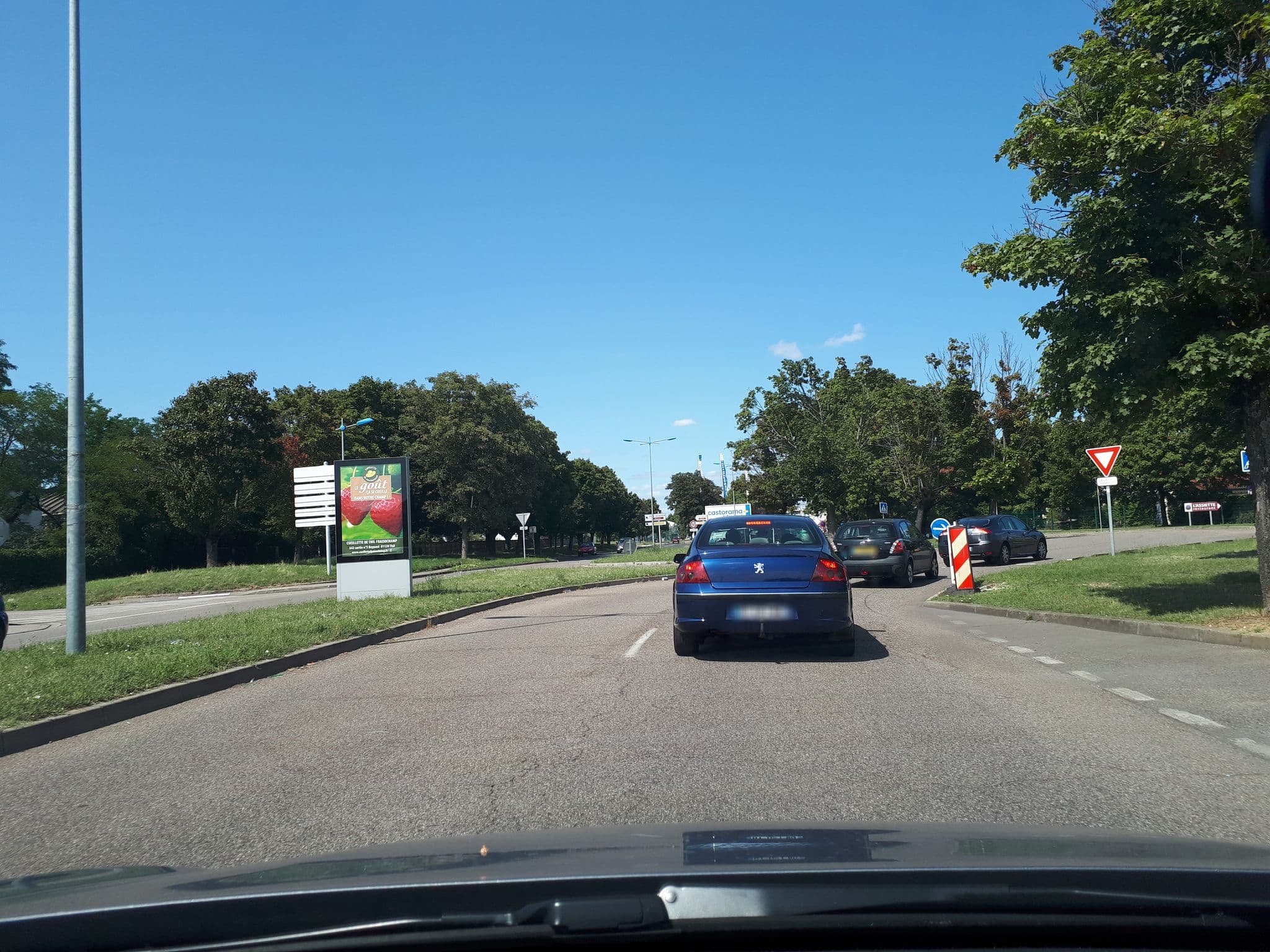 Street view near Campanile, Bron — © quicky (CC BY-SA · Mapillary)