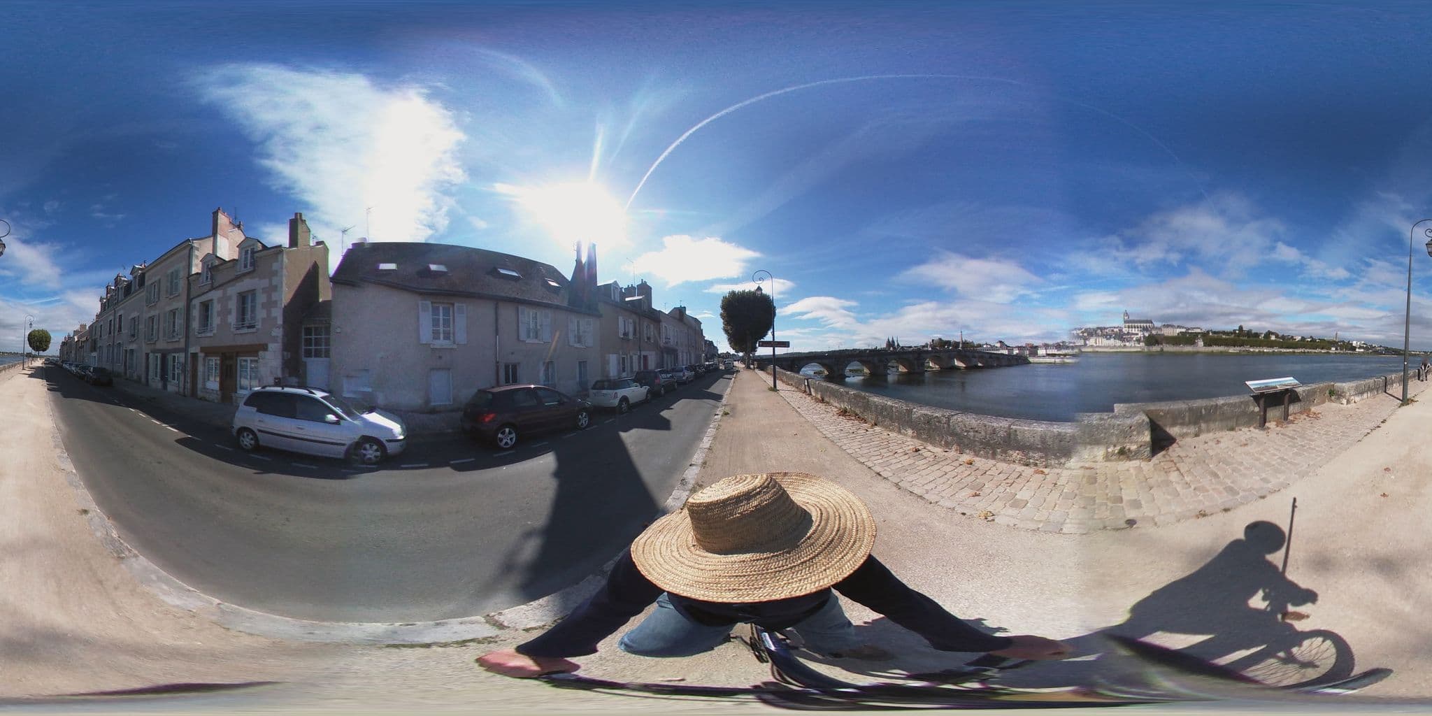 Street view near Duplex 60 m2 bord de Loire, Blois — © geovelo (CC BY-SA · Mapillary)