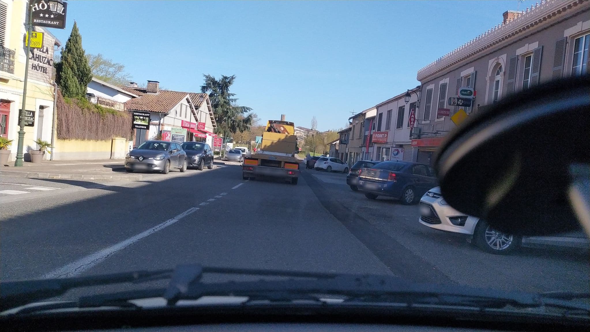 Street view near La Villa Cahuzac, Gimont — © yeelel (CC BY-SA · Mapillary)