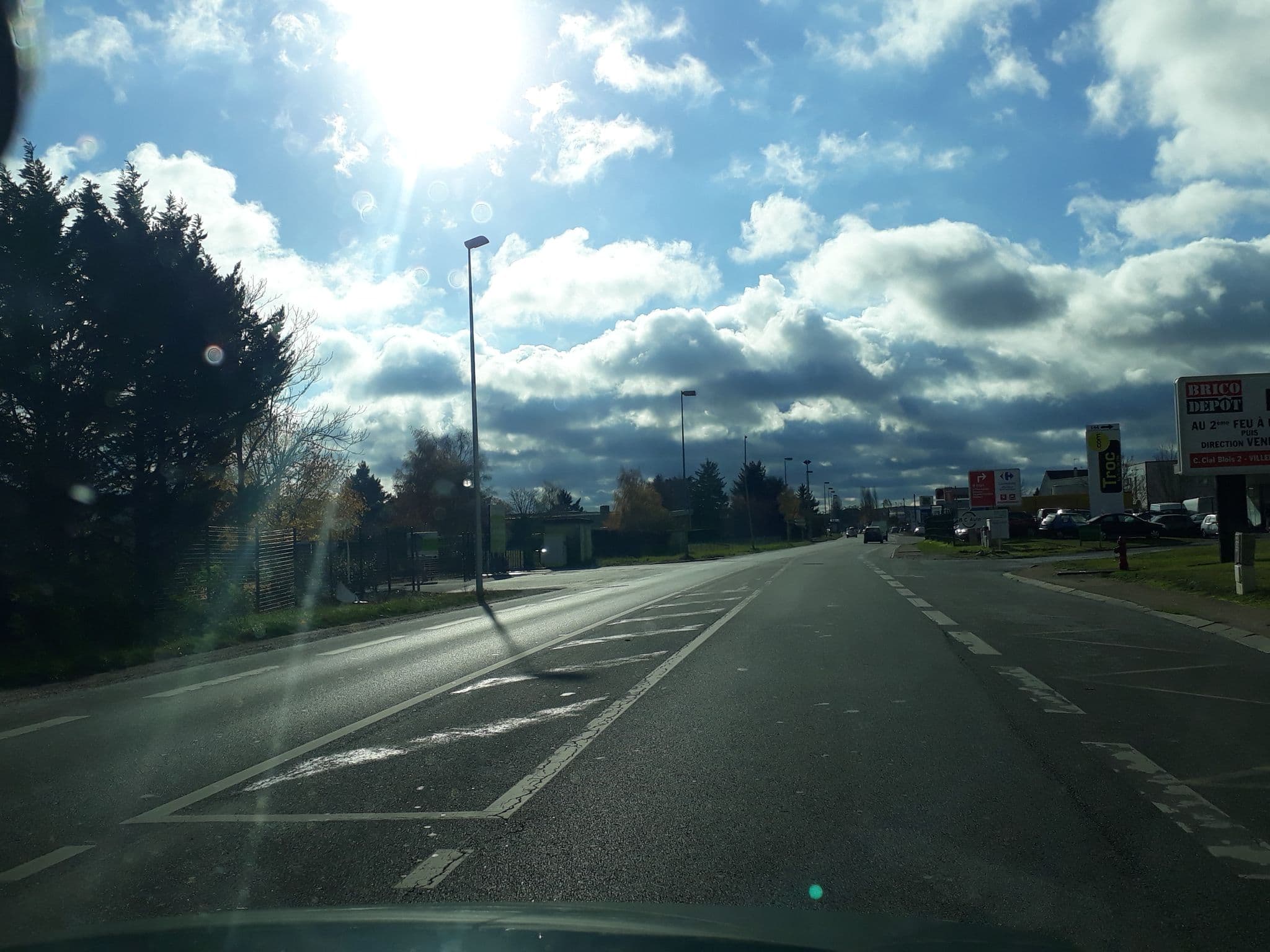 Street view near hotelF1 Blois Nord, Villebarou — © df45 (CC BY-SA · Mapillary)
