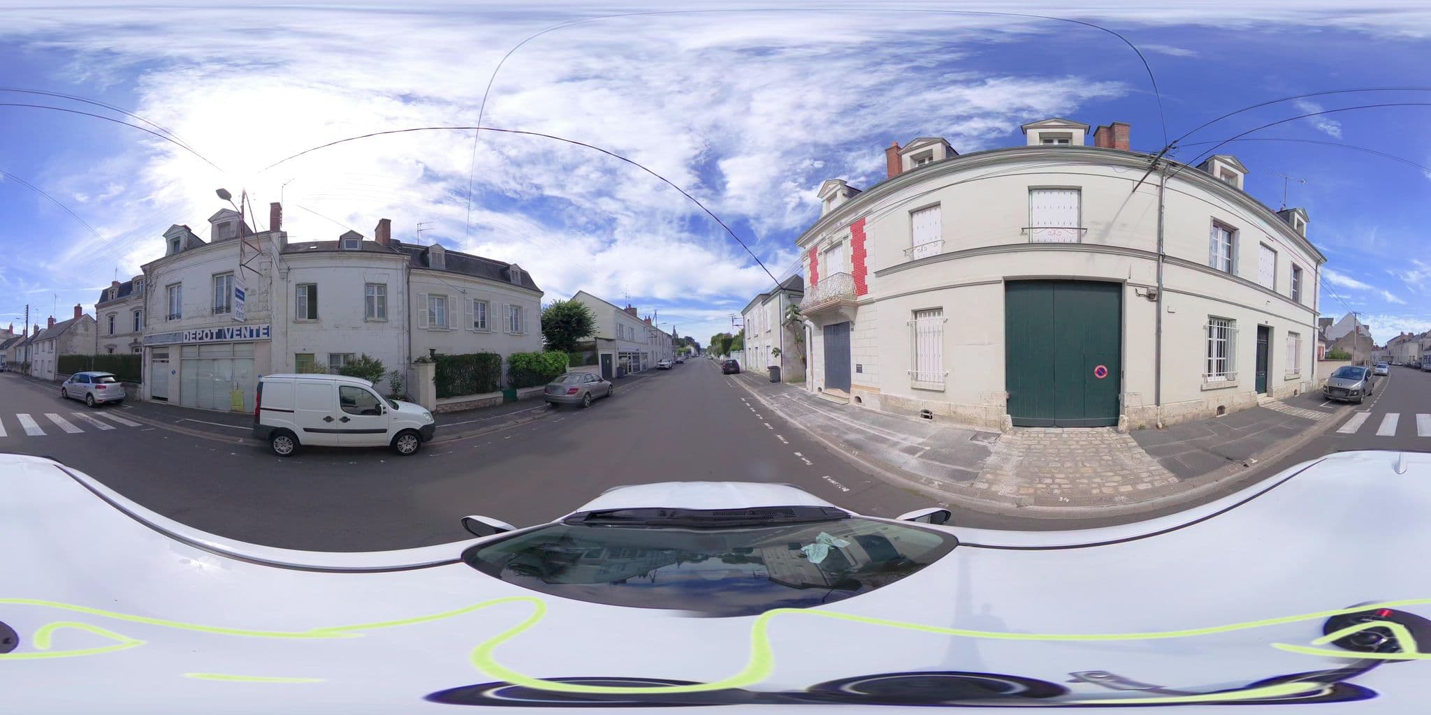 Street view near Hôtel Bellevue, Montrichard — © atchisson (CC BY-SA · Mapillary)