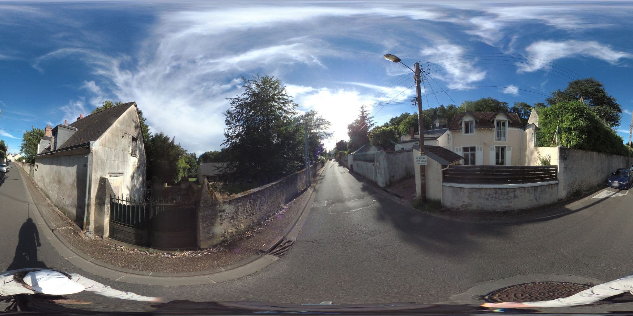 Street view near Gite du Petit Coteau, Vouvray — © geovelo (CC BY-SA · Mapillary)