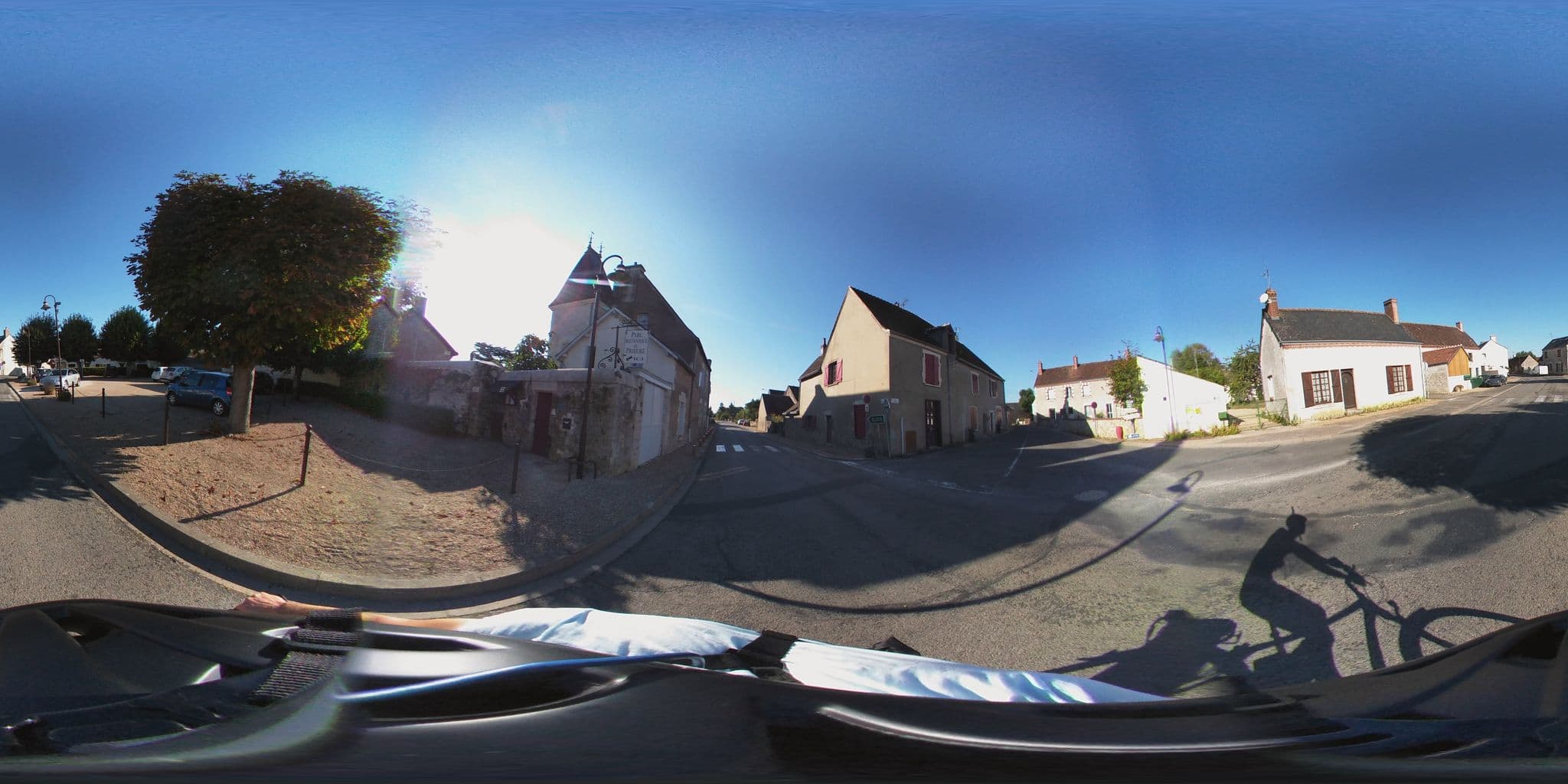 Street view near Le Prieuré d'Orchaise, Herbault — © simon_geovelo (CC BY-SA · Mapillary)