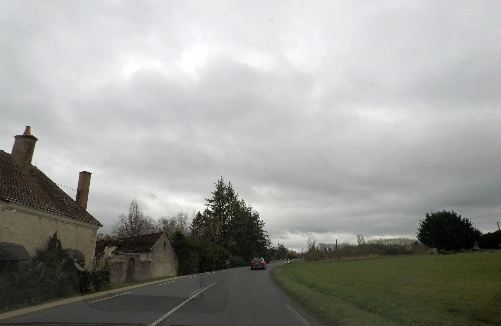 Street view near Le Clos de Lutaine, Cour-Cheverny — © maftieu (CC BY-SA · Mapillary)