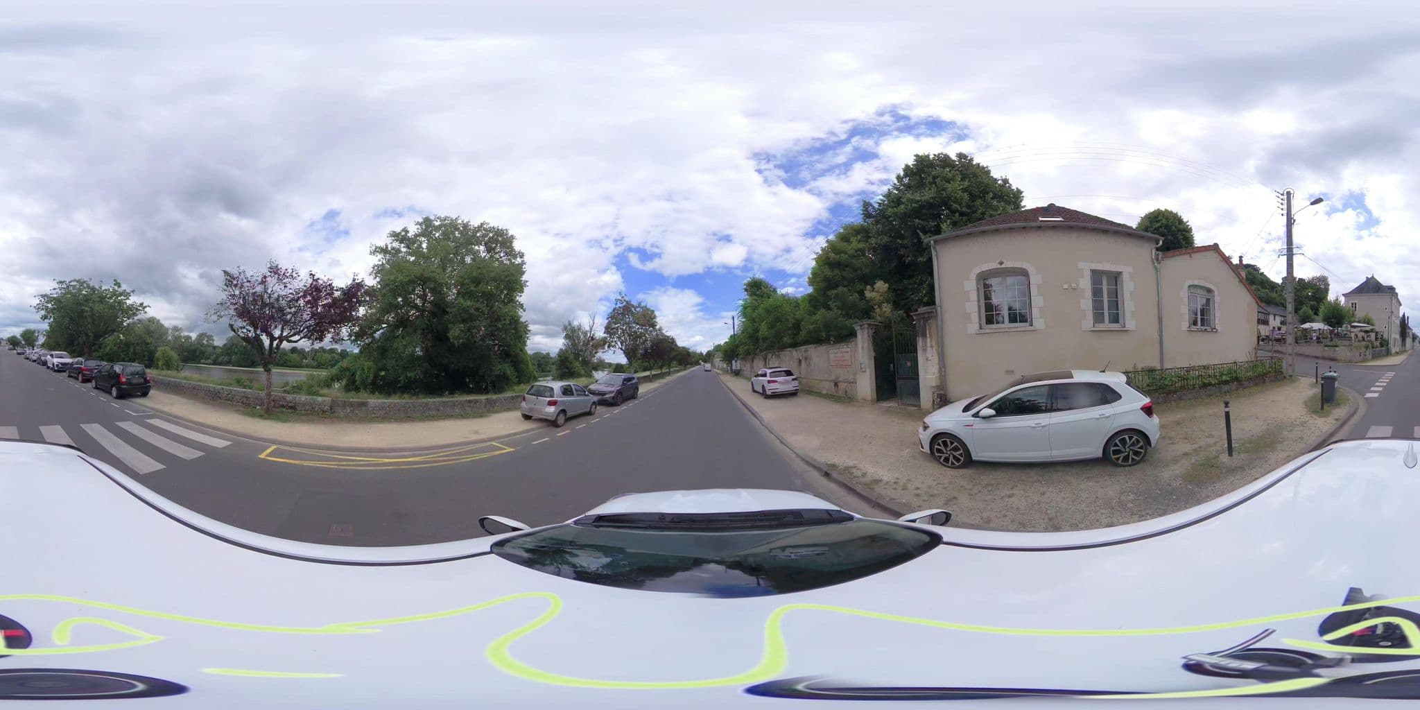 Street view near Chambres d'Hôtes Le Clos de L'Hermitage, Amboise — © atchisson (CC BY-SA · Mapillary)