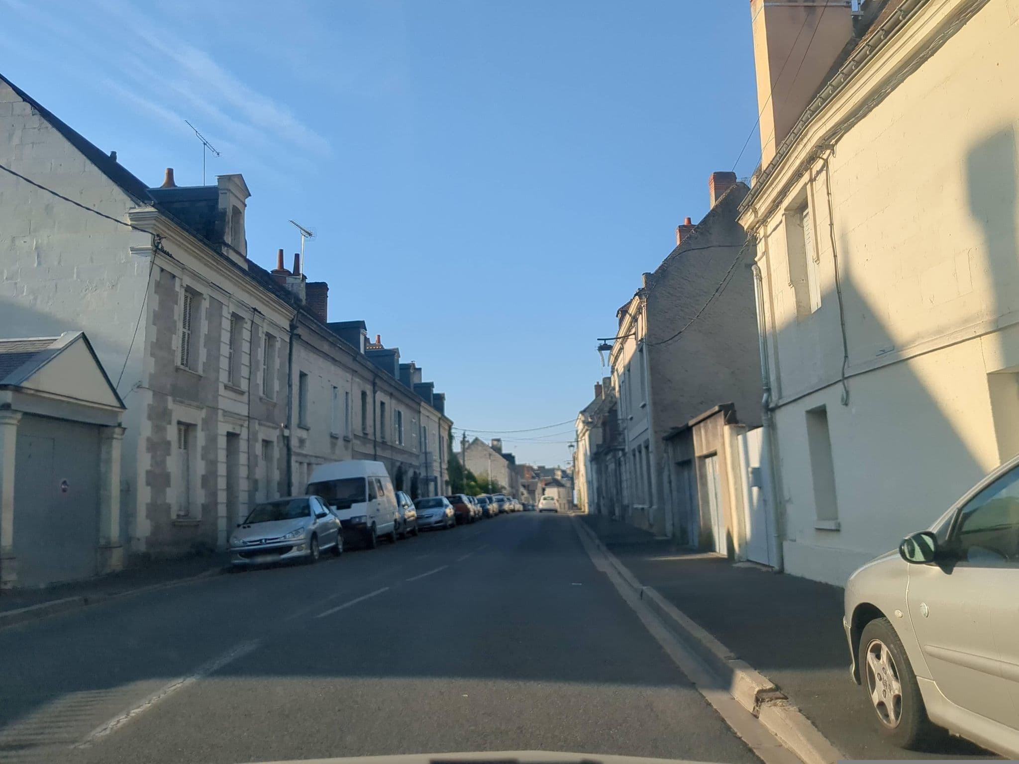 Street view near Les Chambres d'Hôtes Troglo du Rossignolet, Loches — © alixun (CC BY-SA · Mapillary)