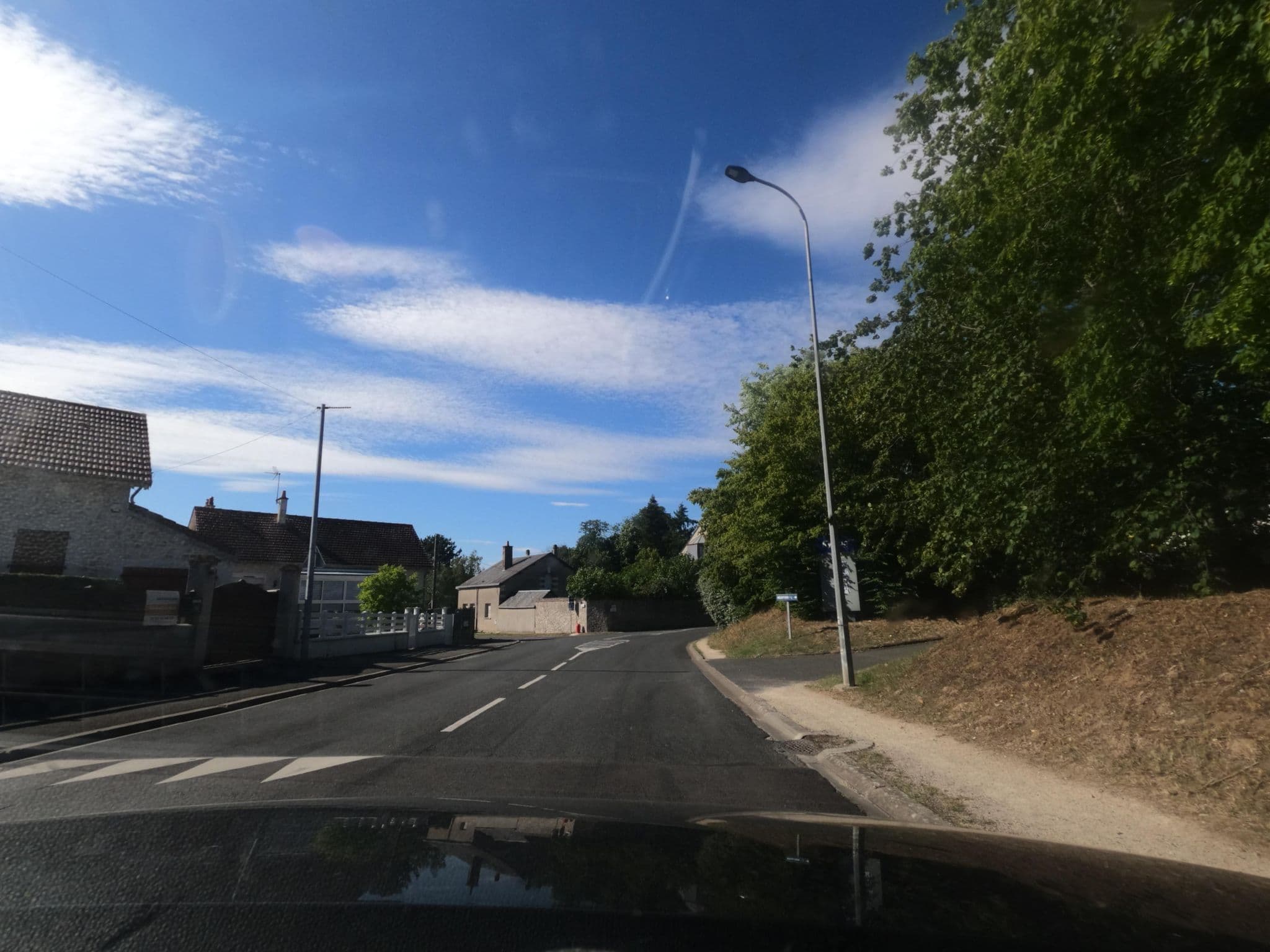 Street view near Hôtel Grill Campanile, Vineuil — © uwekoch (CC BY-SA · Mapillary)
