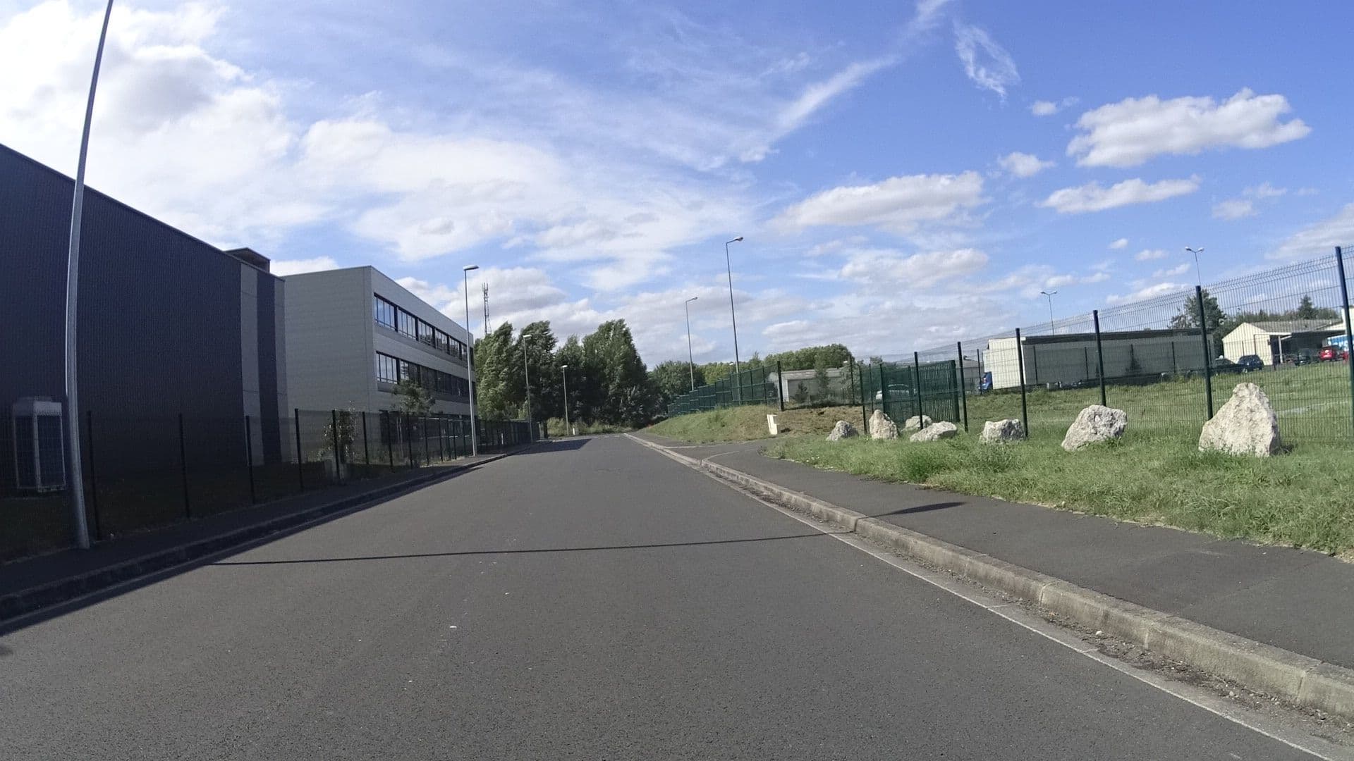 Street view near Hôtel l'Aérogare, Amboise — © ramap (CC BY-SA · Mapillary)