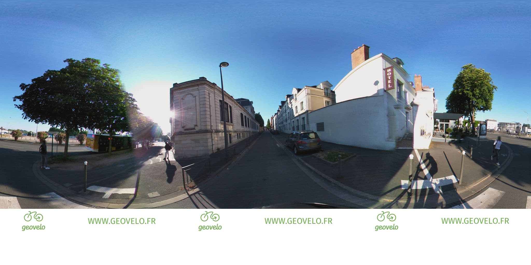 Street view near Best Western Blois Chateau, Blois — © simon_geovelo (CC BY-SA · Mapillary)