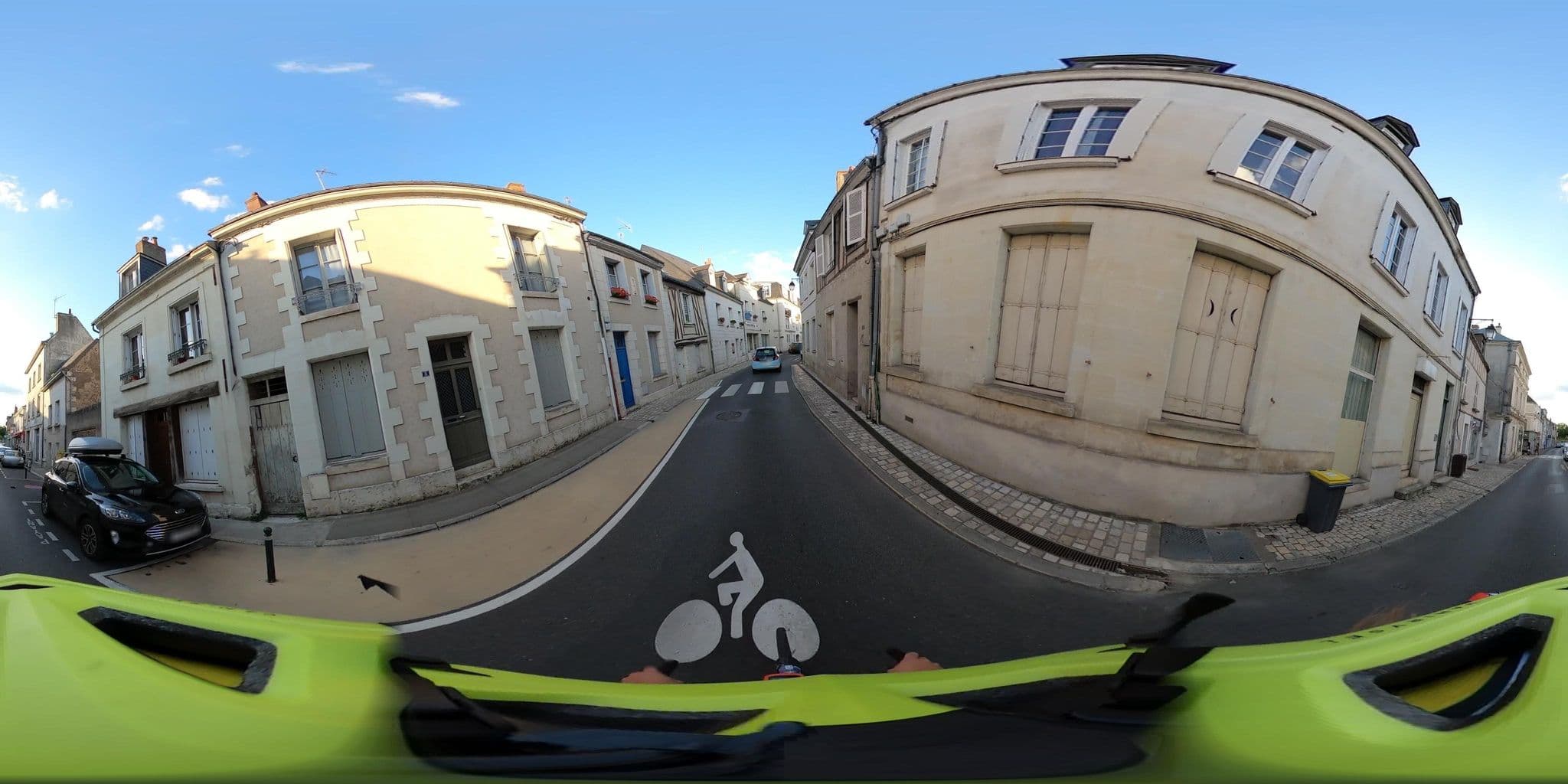 Street view near The Originals Boutique, Hôtel Chaptal, Amboise (Inter-Hotel), Amboise — © velocamion (CC BY-SA · Mapillary)