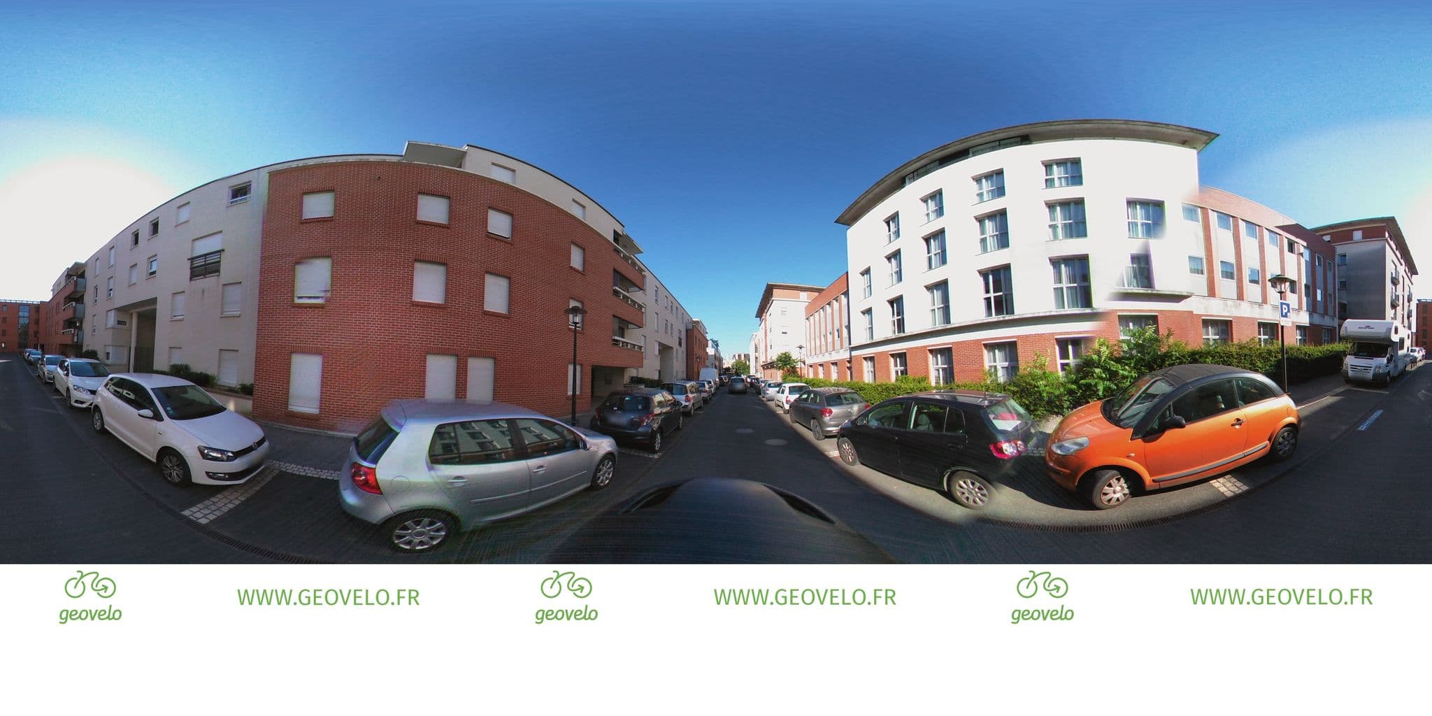 Street view near Cap Affaire Résidences, Blois — © simon_geovelo (CC BY-SA · Mapillary)