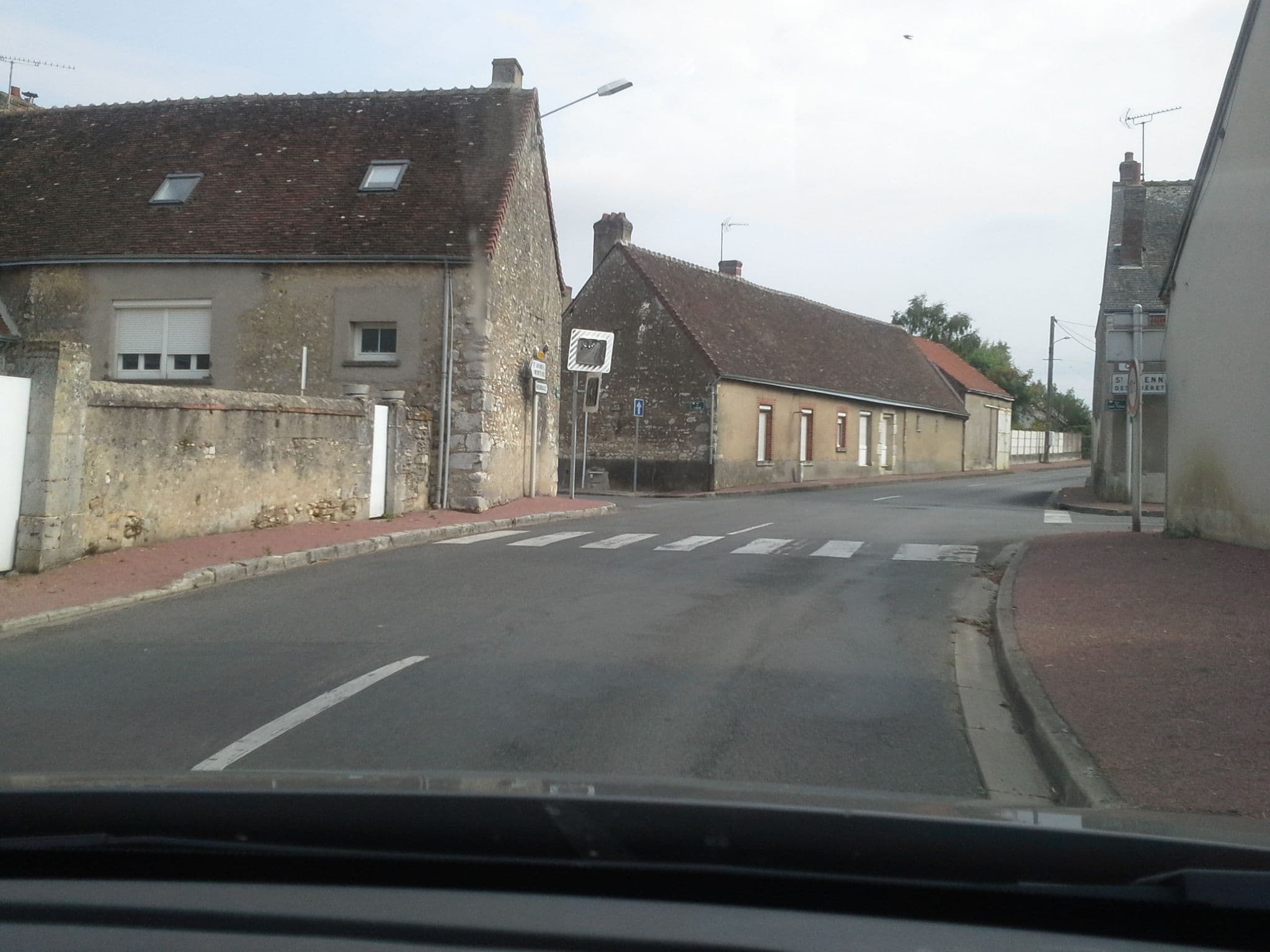 Street view near De la Guillaumiere, Herbault — © lluc (CC BY-SA · Mapillary)