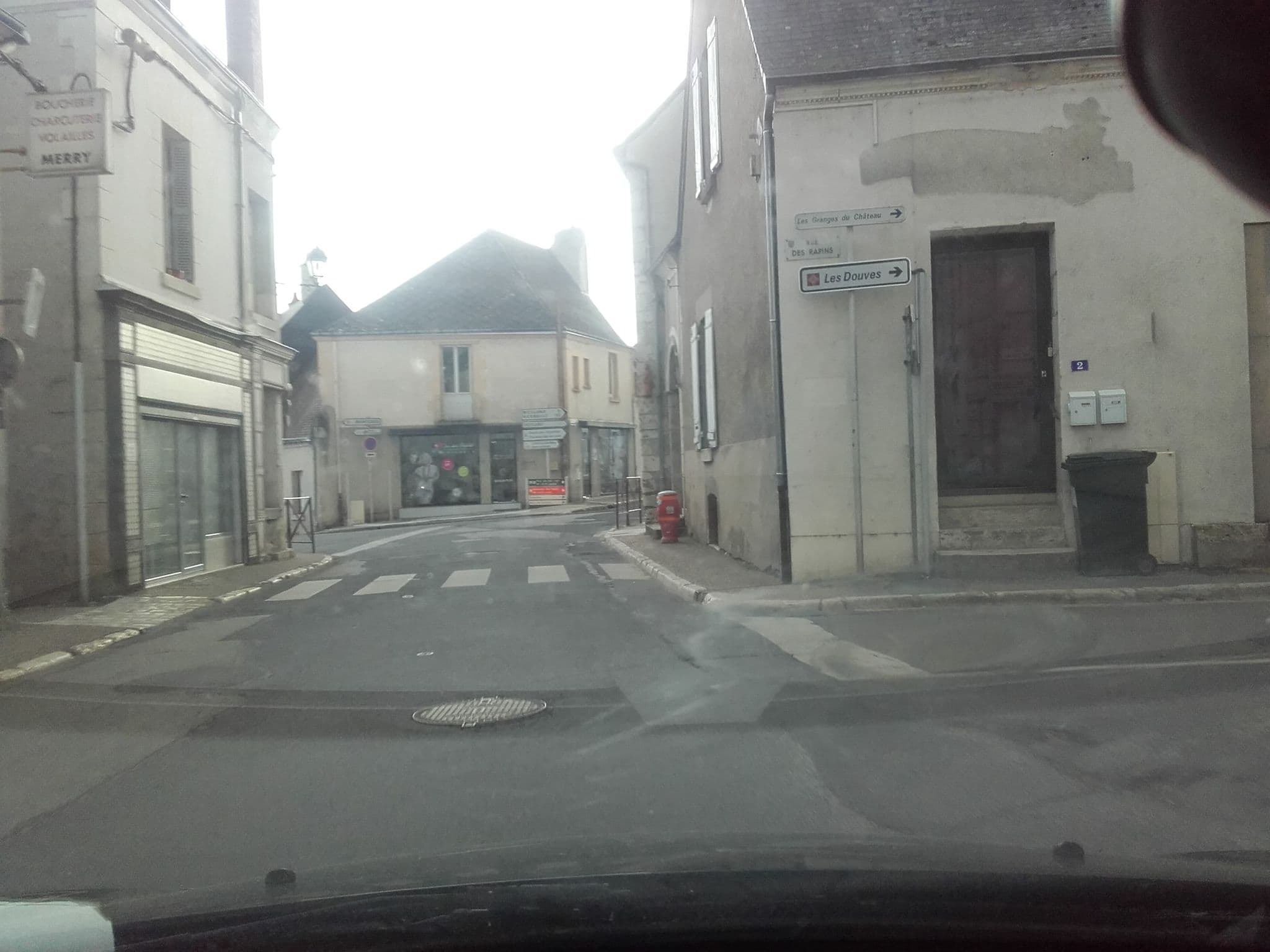 Street view near Bonnigal et Fils Ets, Onzain — © cyrille37 (CC BY-SA · Mapillary)