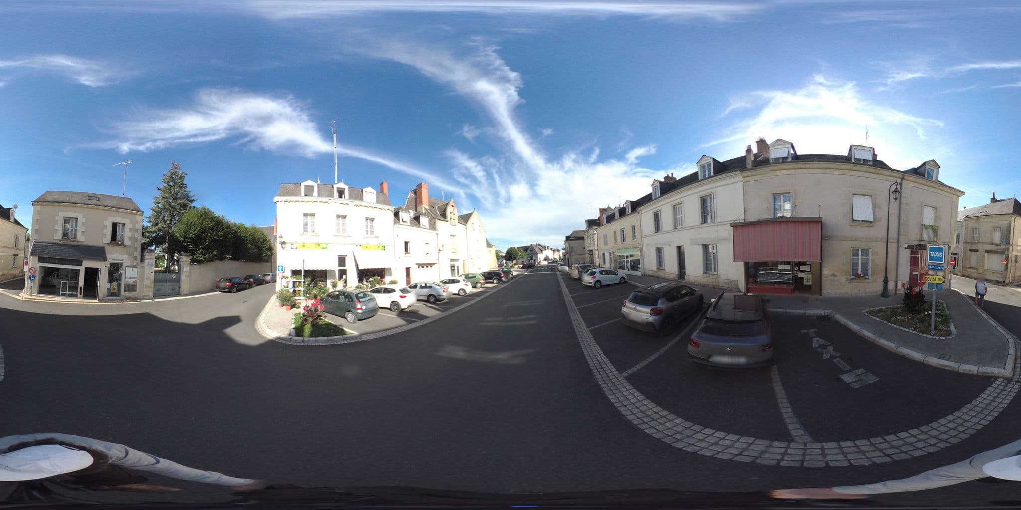 Street view near La Métairie, Vernou-sur-Brenne — © geovelo (CC BY-SA · Mapillary)