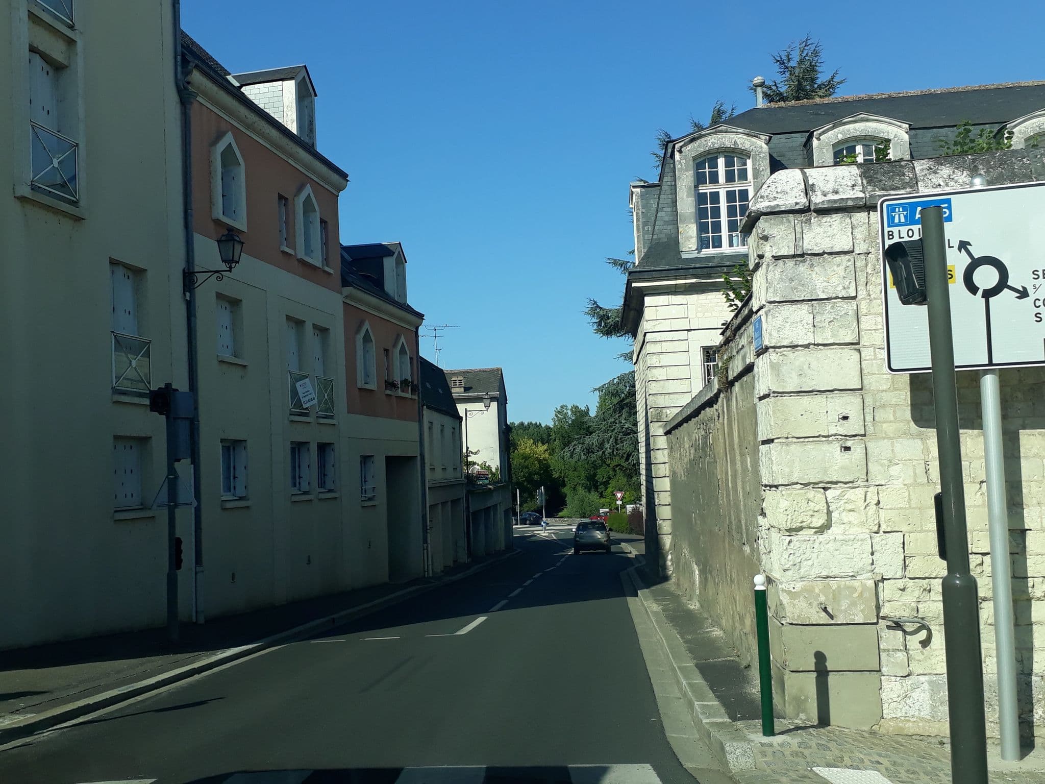 Street view near Hôtel-Dieu Mansart, Saint-Aignan — © df45 (CC BY-SA · Mapillary)